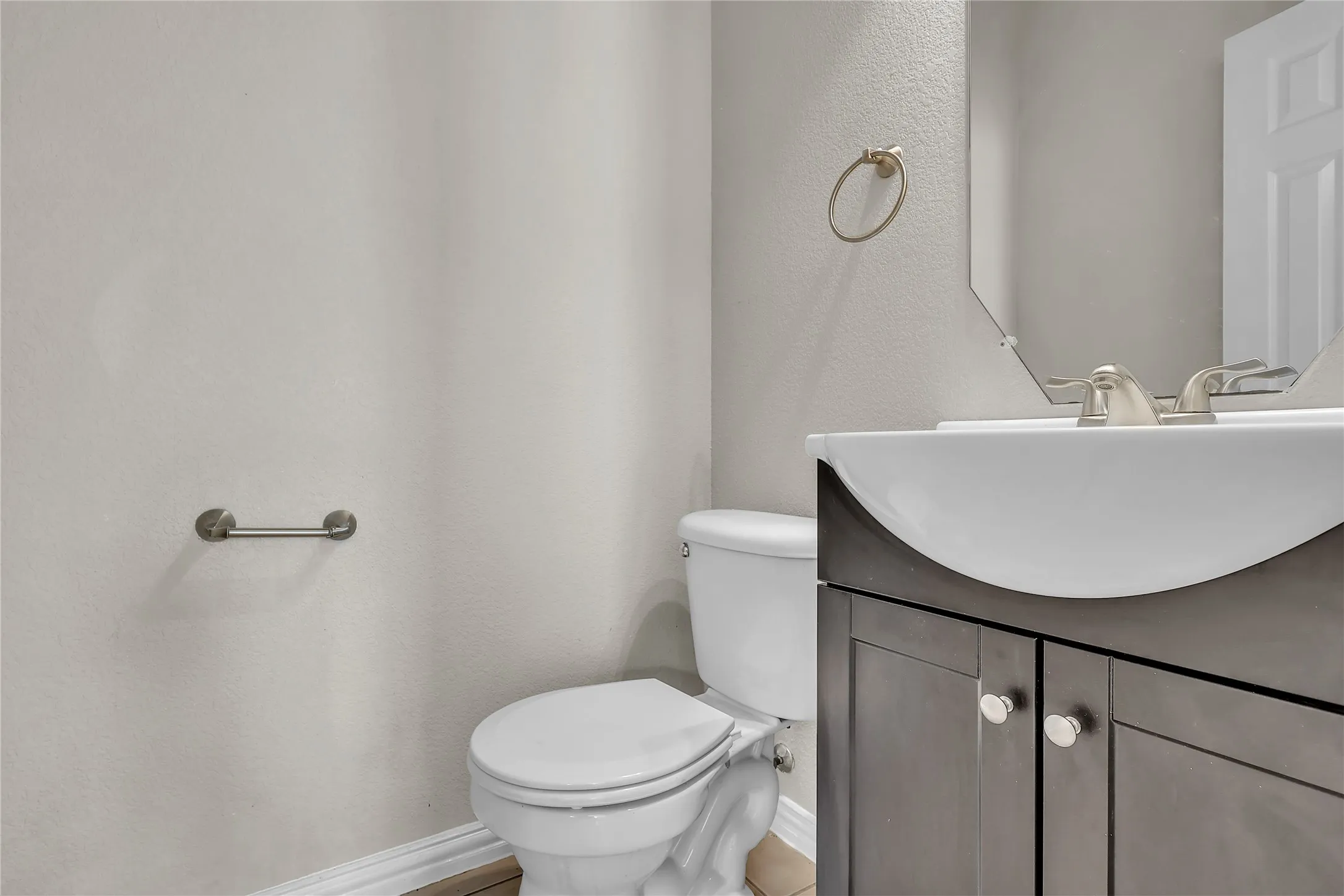 Single Family Residence For Sale in Denton County , 9810 Birch Drive, Providence Village, Texas 76227, 4 Bedroom, 3 Bathroom, 2 Garage spaces, 1,944 Sqft, built in 2002, mls#21328389, Real Estate Agent in Providence Village, Homes For Sale in Denton county, Homes For Sale in Providence Village, Realtor in Providence Village Texas, Real Estate Brokerage Independent Realty Texas, Luminita Cordes Realtor
