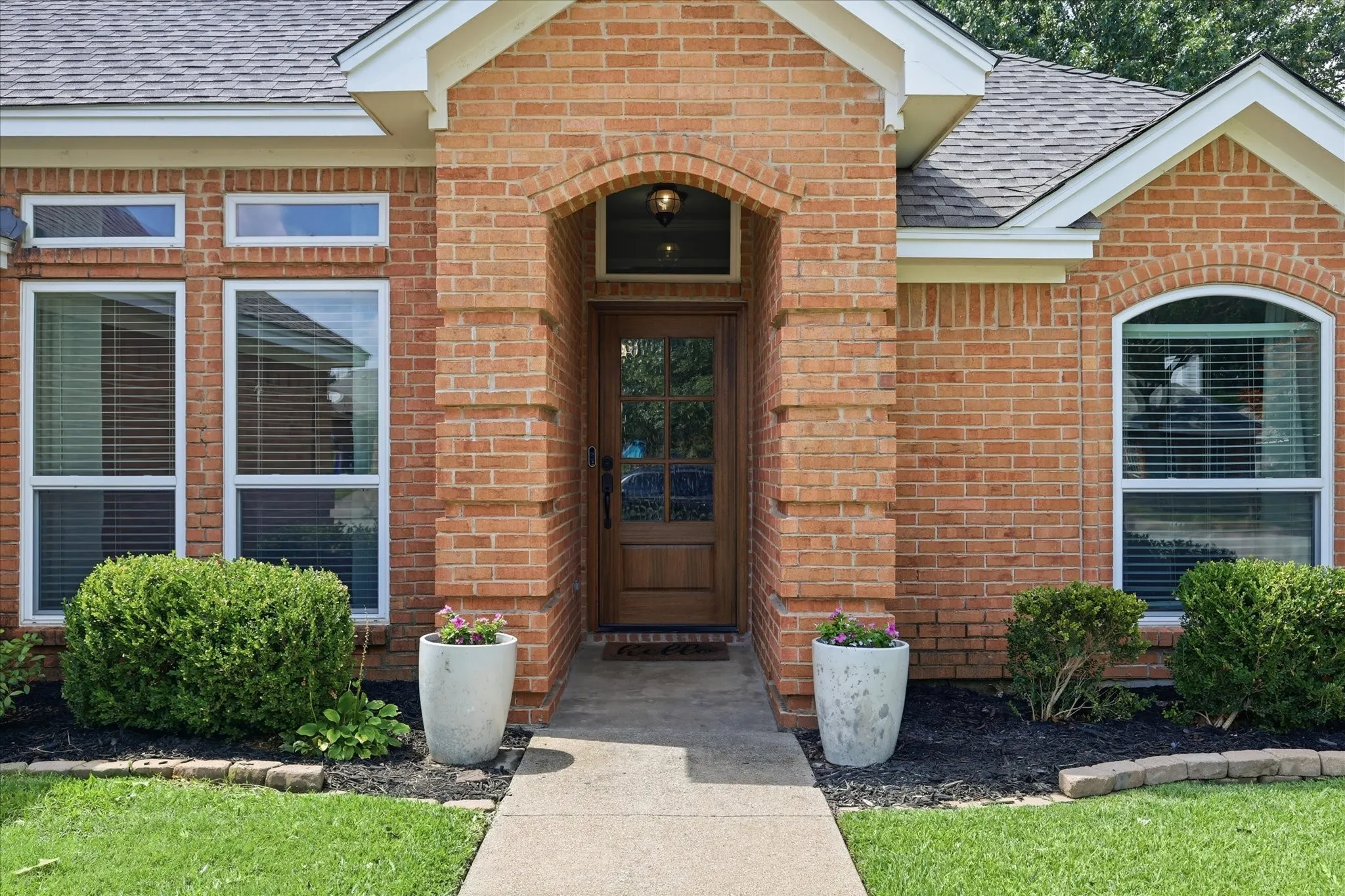 Single Family Residence For Sale in Tarrant County , 5936 Sundown Drive, Watauga, Texas 76148, 3 Bedroom, 2 Bathroom, 2 Garage spaces, 1,652 Sqft, built in 1989, mls#21328385, Real Estate Agent in Watauga, Homes For Sale in Tarrant county, Homes For Sale in Watauga, Realtor in Watauga Texas, Real Estate Brokerage Independent Realty Texas, Luminita Cordes Realtor