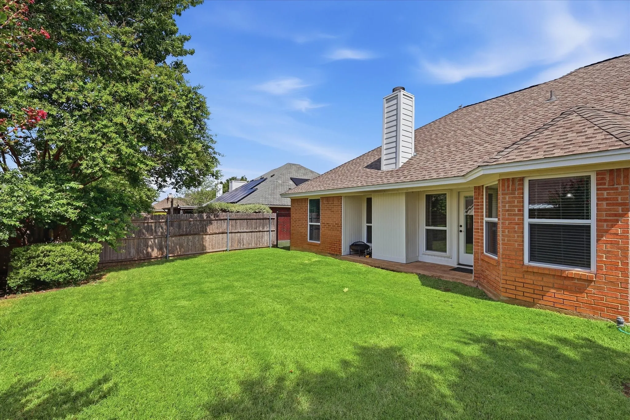 Single Family Residence For Sale in Tarrant County , 5936 Sundown Drive, Watauga, Texas 76148, 3 Bedroom, 2 Bathroom, 2 Garage spaces, 1,652 Sqft, built in 1989, mls#21328385, Real Estate Agent in Watauga, Homes For Sale in Tarrant county, Homes For Sale in Watauga, Realtor in Watauga Texas, Real Estate Brokerage Independent Realty Texas, Luminita Cordes Realtor