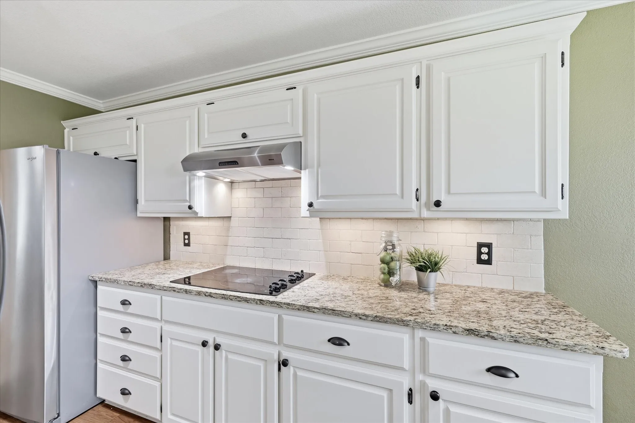 Single Family Residence For Sale in Tarrant County , 5936 Sundown Drive, Watauga, Texas 76148, 3 Bedroom, 2 Bathroom, 2 Garage spaces, 1,652 Sqft, built in 1989, mls#21328385, Real Estate Agent in Watauga, Homes For Sale in Tarrant county, Homes For Sale in Watauga, Realtor in Watauga Texas, Real Estate Brokerage Independent Realty Texas, Luminita Cordes Realtor