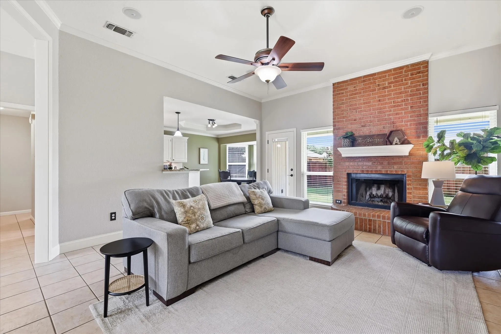 Single Family Residence For Sale in Tarrant County , 5936 Sundown Drive, Watauga, Texas 76148, 3 Bedroom, 2 Bathroom, 2 Garage spaces, 1,652 Sqft, built in 1989, mls#21328385, Real Estate Agent in Watauga, Homes For Sale in Tarrant county, Homes For Sale in Watauga, Realtor in Watauga Texas, Real Estate Brokerage Independent Realty Texas, Luminita Cordes Realtor