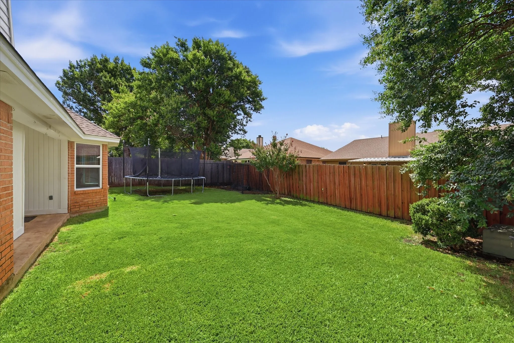 Single Family Residence For Sale in Tarrant County , 5936 Sundown Drive, Watauga, Texas 76148, 3 Bedroom, 2 Bathroom, 2 Garage spaces, 1,652 Sqft, built in 1989, mls#21328385, Real Estate Agent in Watauga, Homes For Sale in Tarrant county, Homes For Sale in Watauga, Realtor in Watauga Texas, Real Estate Brokerage Independent Realty Texas, Luminita Cordes Realtor