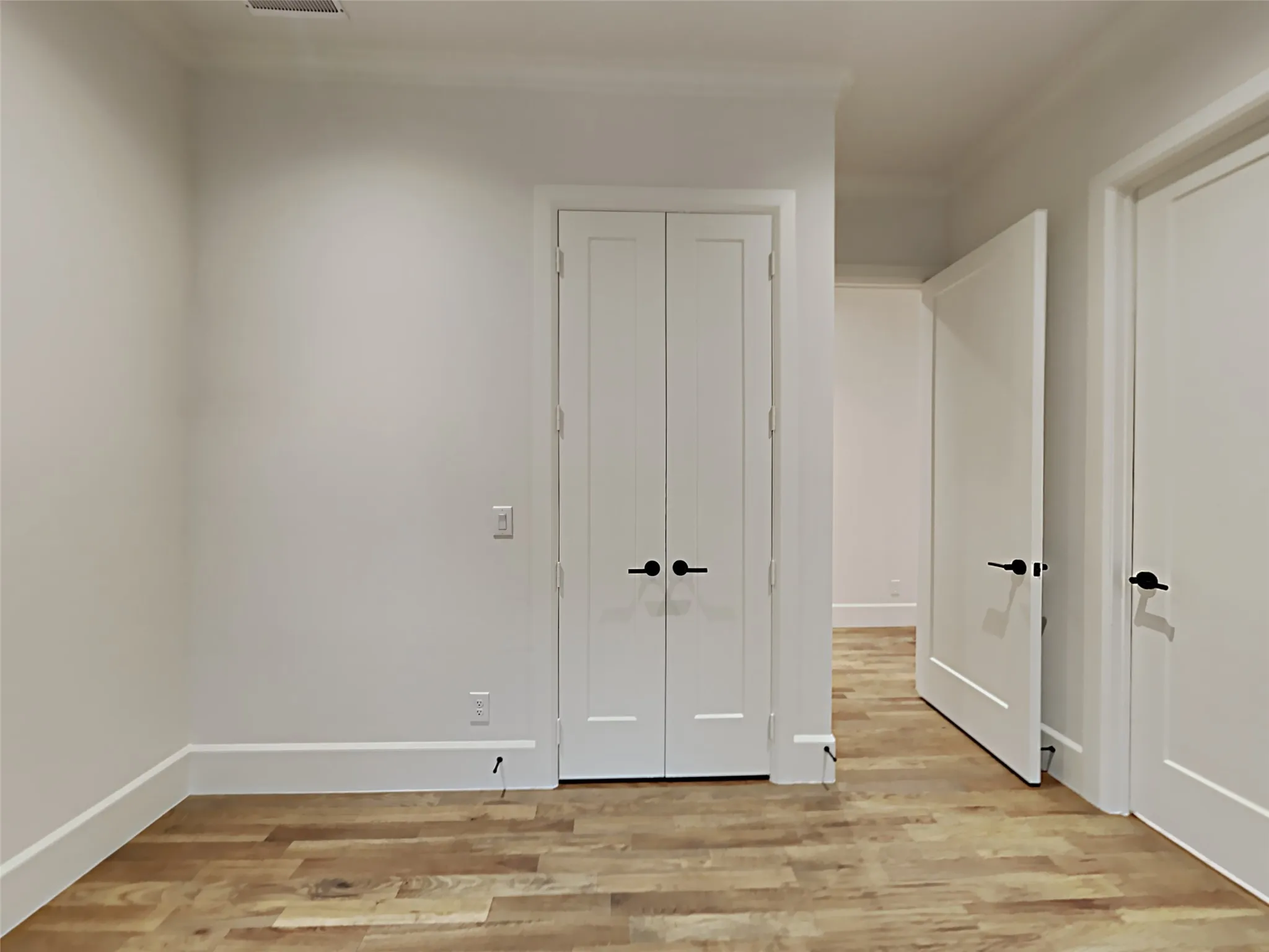 Single Family Residence For Rent in Dallas County , 4417 Emerson Avenue, University Park, Texas 75205, 5 Bedroom, 5 Bathroom, 2 Garage spaces, 3,628 Sqft, built in 1937, mls#21328392, Real Estate Agent in University Park, Homes For Rent in Dallas county, Homes For Rent in University Park, Realtor in University Park Texas, Real Estate Brokerage Independent Realty Texas, Luminita Cordes Realtor