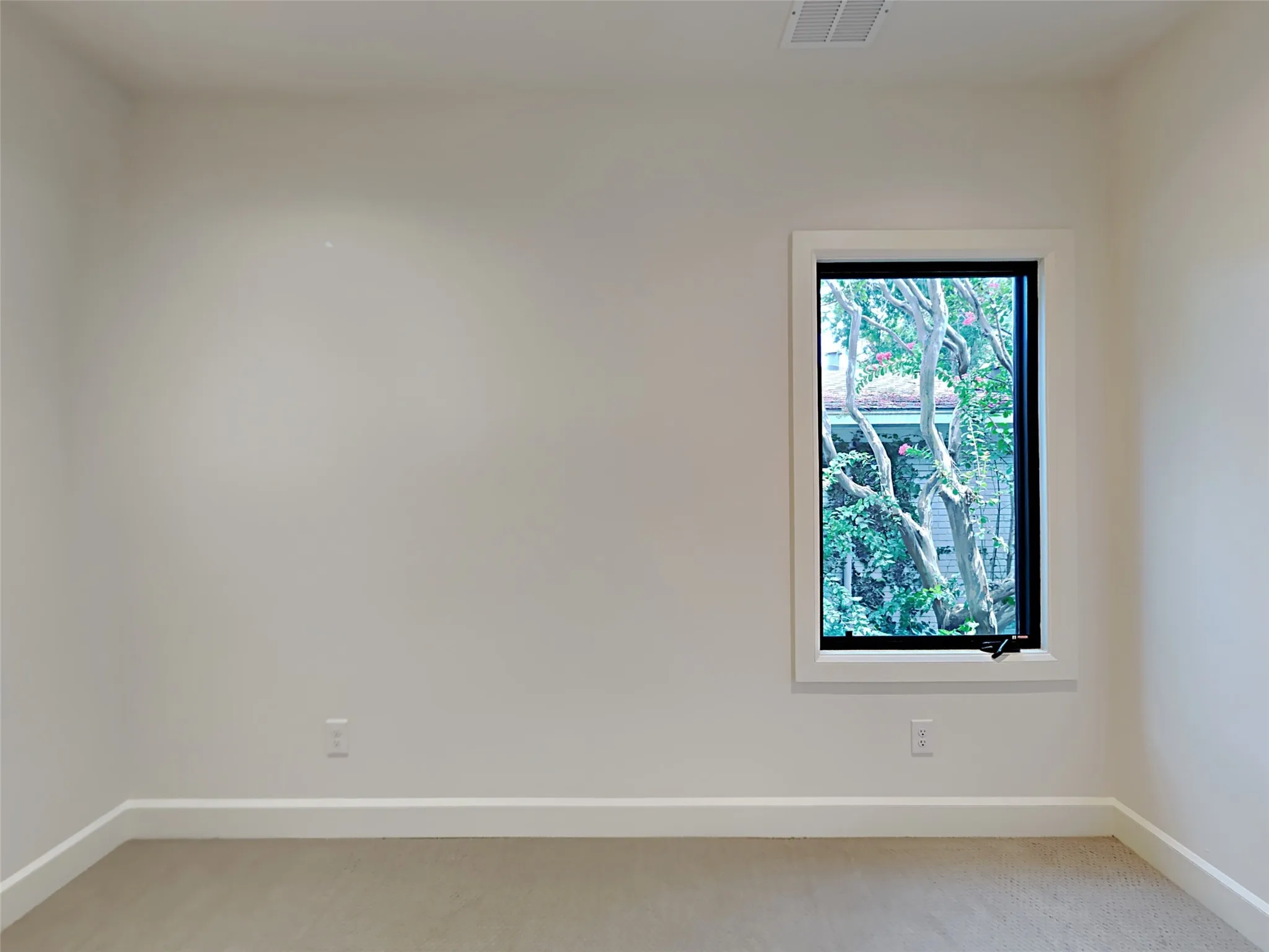 Single Family Residence For Rent in Dallas County , 4417 Emerson Avenue, University Park, Texas 75205, 5 Bedroom, 5 Bathroom, 2 Garage spaces, 3,628 Sqft, built in 1937, mls#21328392, Real Estate Agent in University Park, Homes For Rent in Dallas county, Homes For Rent in University Park, Realtor in University Park Texas, Real Estate Brokerage Independent Realty Texas, Luminita Cordes Realtor