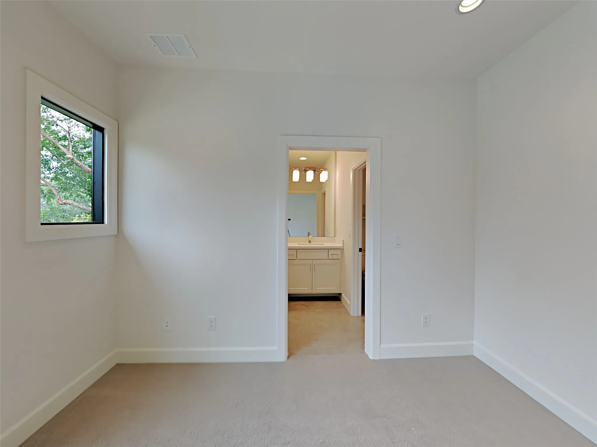 Single Family Residence For Rent in Dallas County , 4417 Emerson Avenue, University Park, Texas 75205, 5 Bedroom, 5 Bathroom, 2 Garage spaces, 3,628 Sqft, built in 1937, mls#21328392, Real Estate Agent in University Park, Homes For Rent in Dallas county, Homes For Rent in University Park, Realtor in University Park Texas, Real Estate Brokerage Independent Realty Texas, Luminita Cordes Realtor