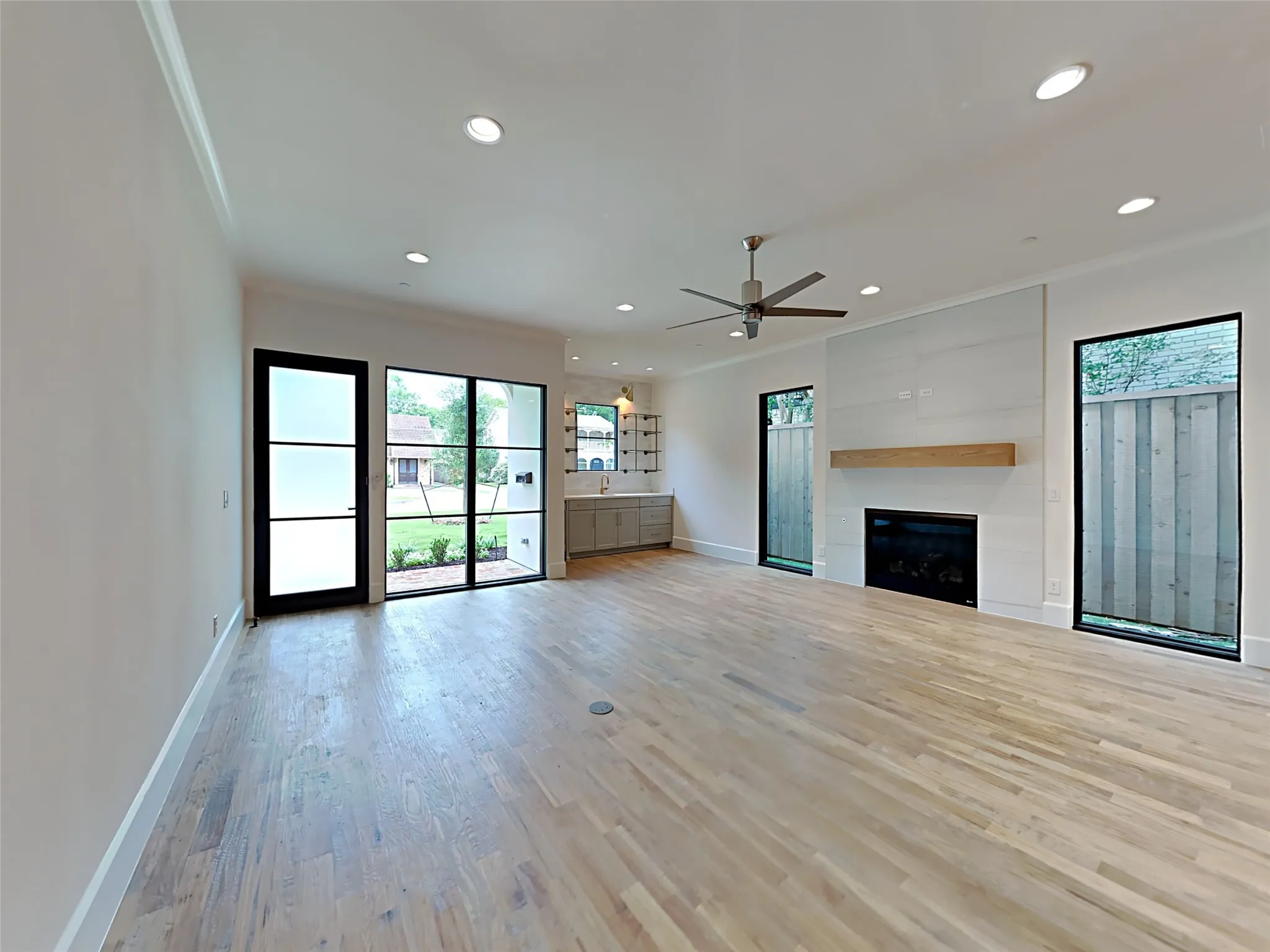 Single Family Residence For Rent in Dallas County , 4417 Emerson Avenue, University Park, Texas 75205, 5 Bedroom, 5 Bathroom, 2 Garage spaces, 3,628 Sqft, built in 1937, mls#21328392, Real Estate Agent in University Park, Homes For Rent in Dallas county, Homes For Rent in University Park, Realtor in University Park Texas, Real Estate Brokerage Independent Realty Texas, Luminita Cordes Realtor