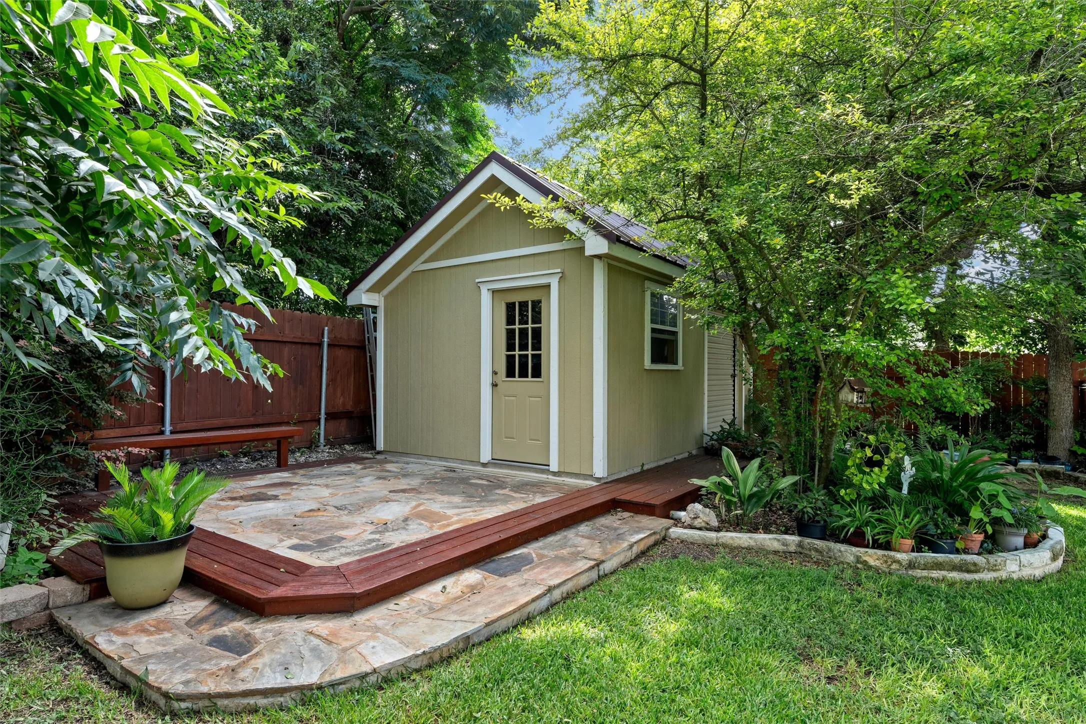 Single Family Residence For Sale in Bell County , 3401 Summit Circle, Belton, Texas 76513, 4 Bedroom, 3 Bathroom, 2 Garage spaces, 2,704 Sqft, built in 1986, mls#21316500, Real Estate Agent in Belton, Homes For Sale in Bell county, Homes For Sale in Belton, Realtor in Belton Texas, Real Estate Brokerage Independent Realty Texas, Luminita Cordes Realtor