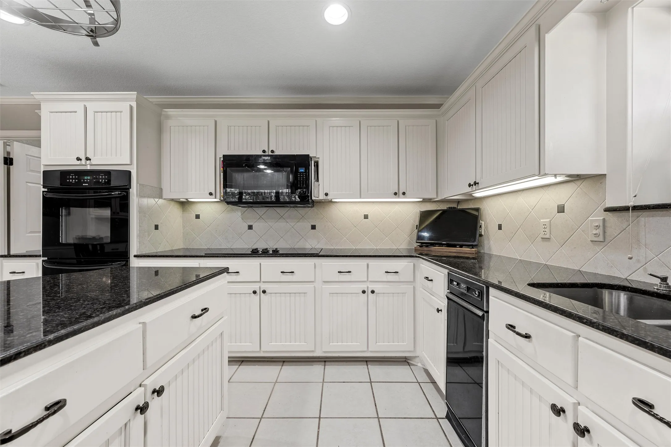 Single Family Residence For Sale in Bell County , 3401 Summit Circle, Belton, Texas 76513, 4 Bedroom, 3 Bathroom, 2 Garage spaces, 2,704 Sqft, built in 1986, mls#21316500, Real Estate Agent in Belton, Homes For Sale in Bell county, Homes For Sale in Belton, Realtor in Belton Texas, Real Estate Brokerage Independent Realty Texas, Luminita Cordes Realtor