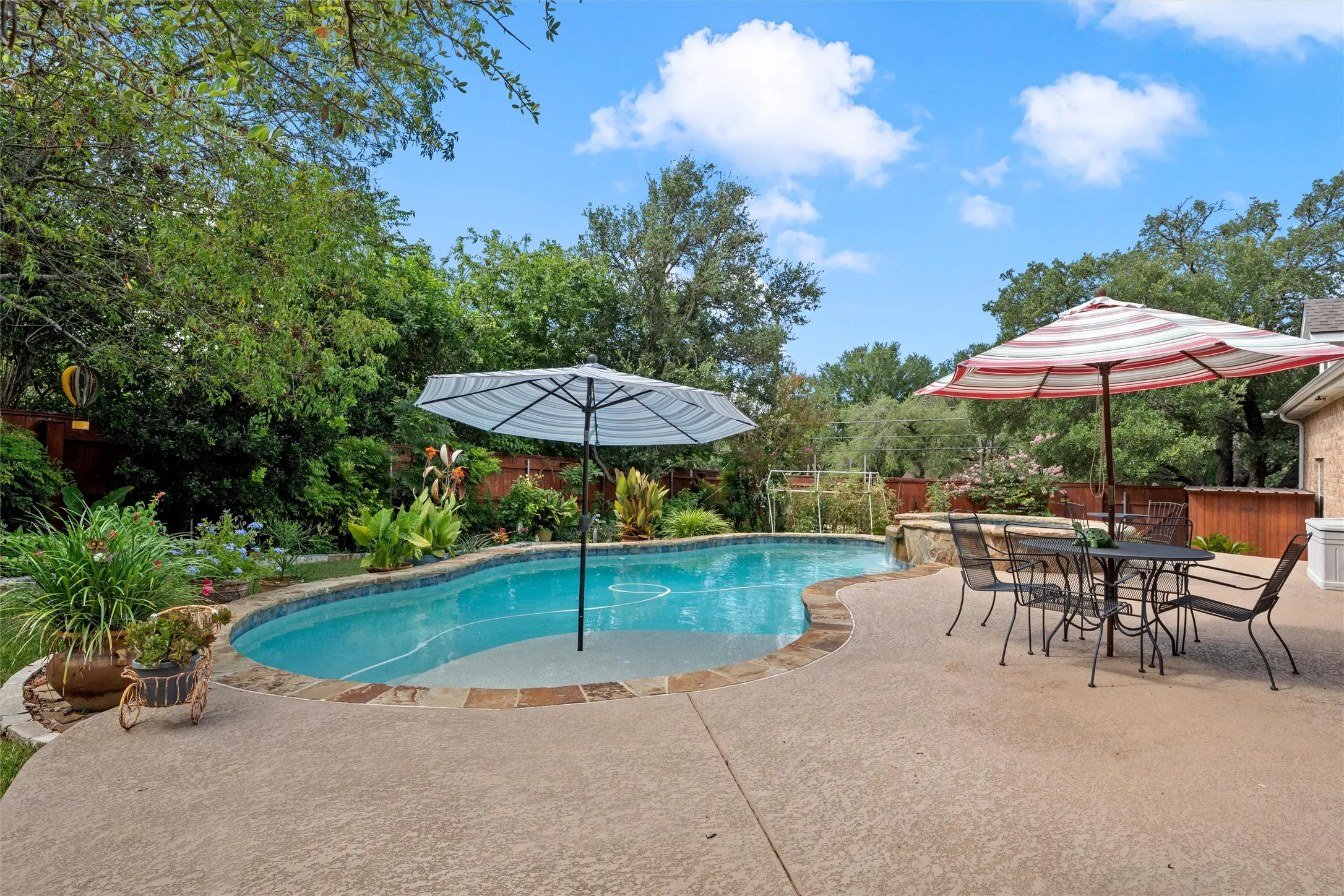 Single Family Residence For Sale in Bell County , 3401 Summit Circle, Belton, Texas 76513, 4 Bedroom, 3 Bathroom, 2 Garage spaces, 2,704 Sqft, built in 1986, mls#21316500, Real Estate Agent in Belton, Homes For Sale in Bell county, Homes For Sale in Belton, Realtor in Belton Texas, Real Estate Brokerage Independent Realty Texas, Luminita Cordes Realtor