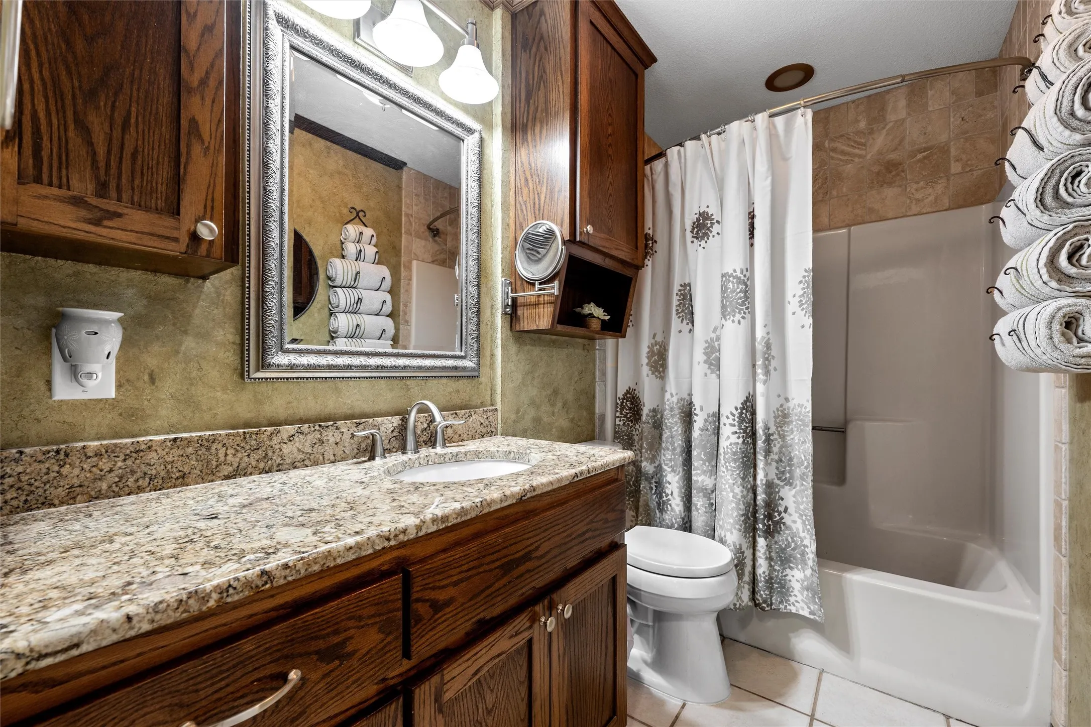 Single Family Residence For Sale in Bell County , 3401 Summit Circle, Belton, Texas 76513, 4 Bedroom, 3 Bathroom, 2 Garage spaces, 2,704 Sqft, built in 1986, mls#21316500, Real Estate Agent in Belton, Homes For Sale in Bell county, Homes For Sale in Belton, Realtor in Belton Texas, Real Estate Brokerage Independent Realty Texas, Luminita Cordes Realtor