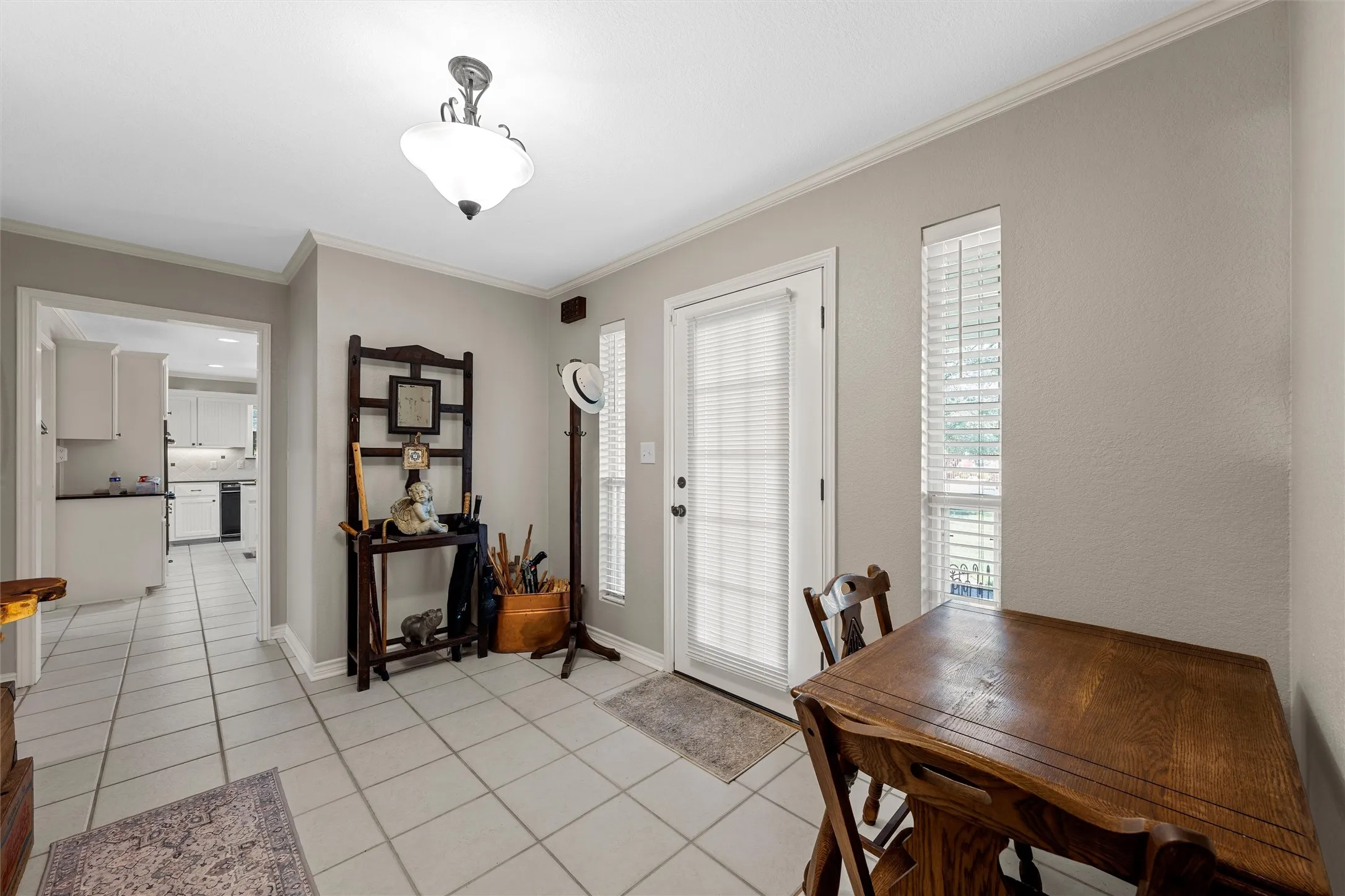 Single Family Residence For Sale in Bell County , 3401 Summit Circle, Belton, Texas 76513, 4 Bedroom, 3 Bathroom, 2 Garage spaces, 2,704 Sqft, built in 1986, mls#21316500, Real Estate Agent in Belton, Homes For Sale in Bell county, Homes For Sale in Belton, Realtor in Belton Texas, Real Estate Brokerage Independent Realty Texas, Luminita Cordes Realtor