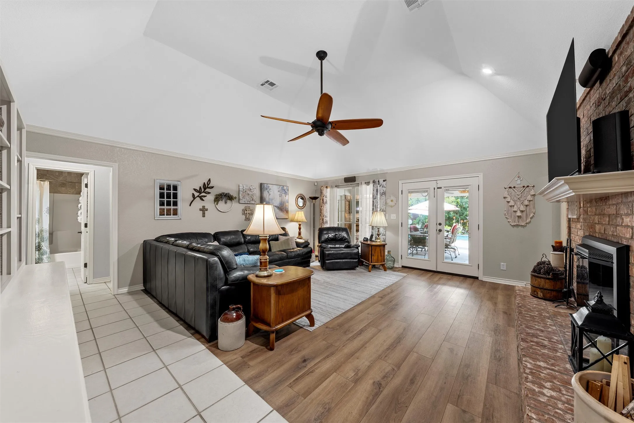 Single Family Residence For Sale in Bell County , 3401 Summit Circle, Belton, Texas 76513, 4 Bedroom, 3 Bathroom, 2 Garage spaces, 2,704 Sqft, built in 1986, mls#21316500, Real Estate Agent in Belton, Homes For Sale in Bell county, Homes For Sale in Belton, Realtor in Belton Texas, Real Estate Brokerage Independent Realty Texas, Luminita Cordes Realtor