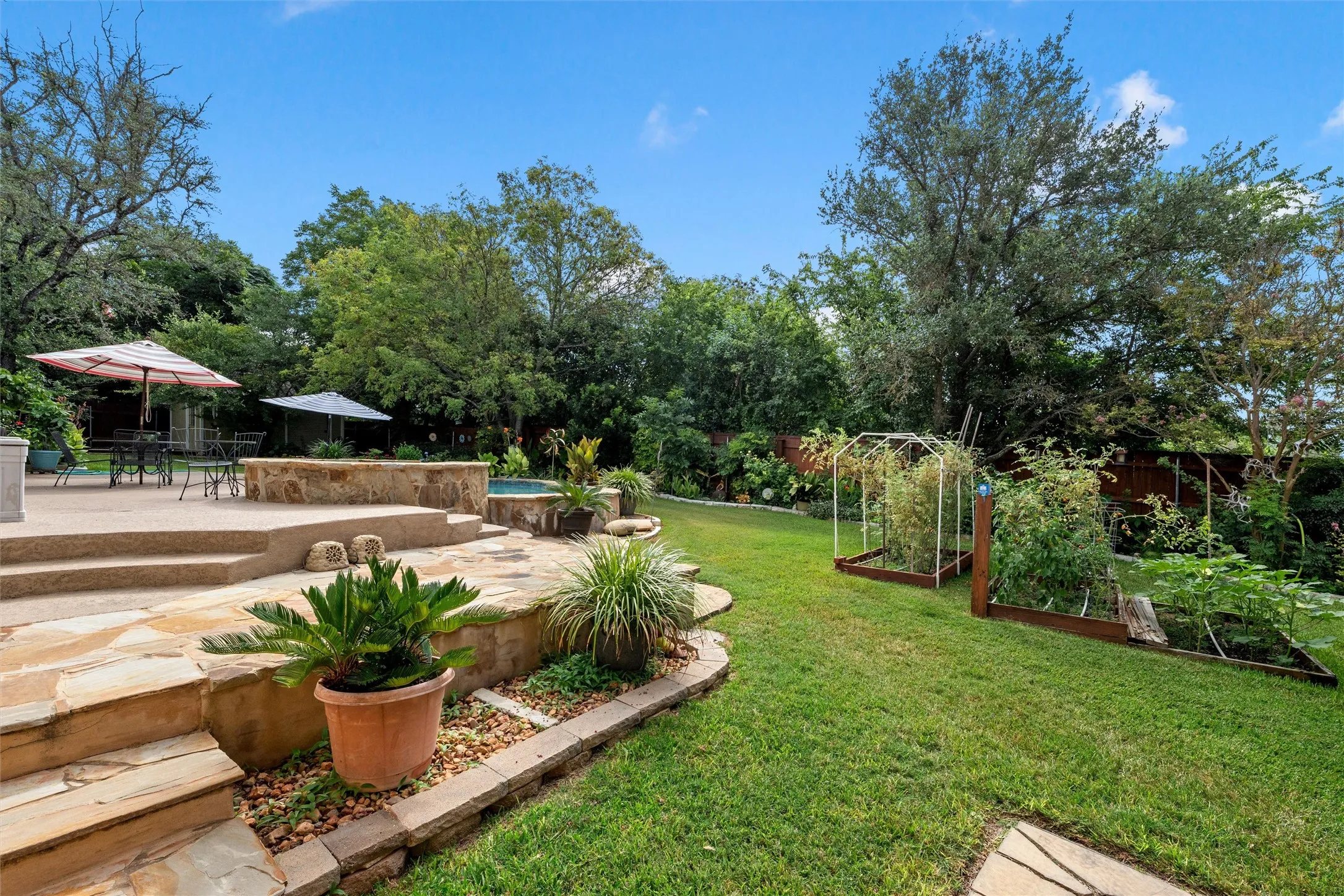 Single Family Residence For Sale in Bell County , 3401 Summit Circle, Belton, Texas 76513, 4 Bedroom, 3 Bathroom, 2 Garage spaces, 2,704 Sqft, built in 1986, mls#21316500, Real Estate Agent in Belton, Homes For Sale in Bell county, Homes For Sale in Belton, Realtor in Belton Texas, Real Estate Brokerage Independent Realty Texas, Luminita Cordes Realtor