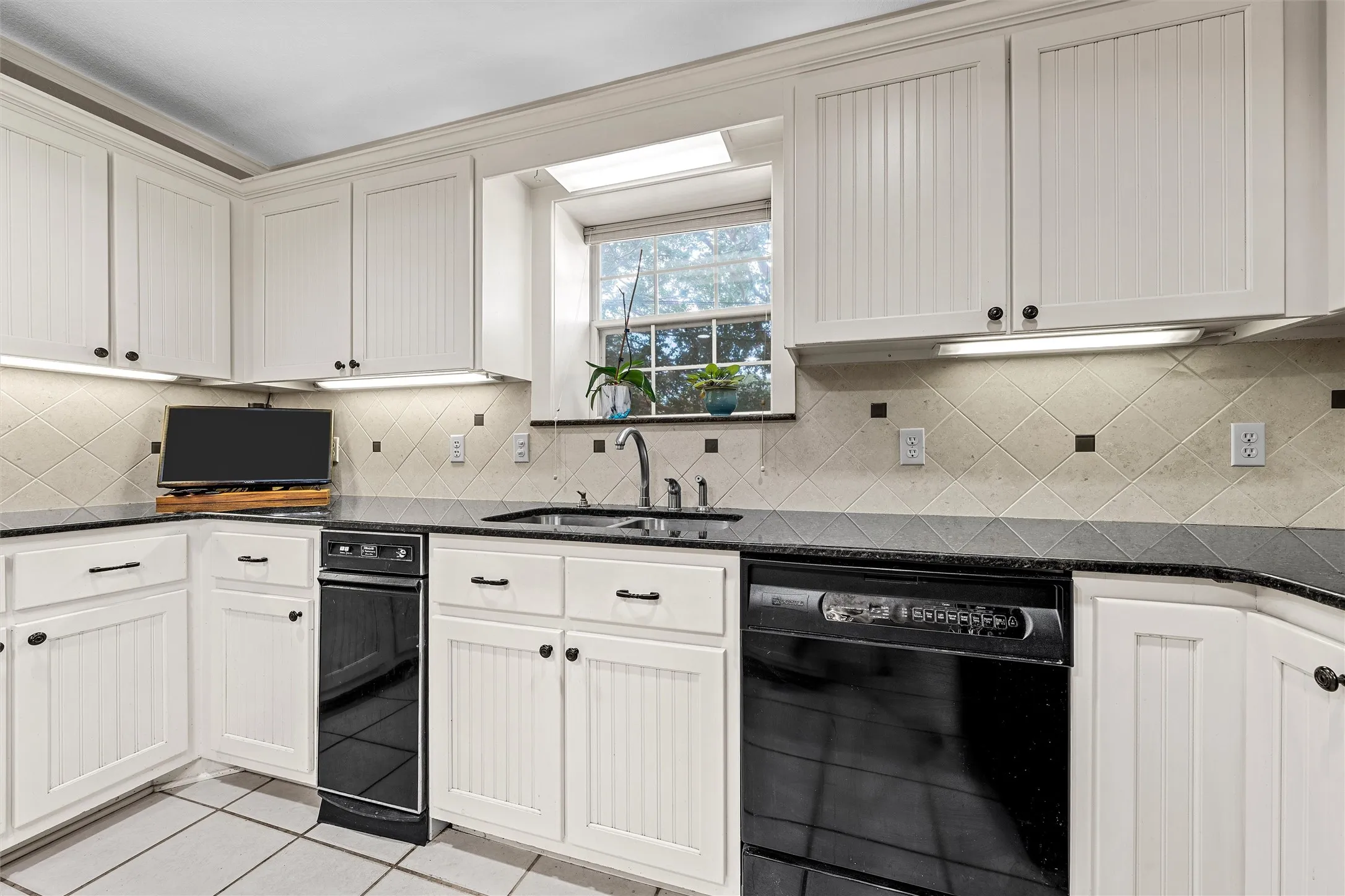 Single Family Residence For Sale in Bell County , 3401 Summit Circle, Belton, Texas 76513, 4 Bedroom, 3 Bathroom, 2 Garage spaces, 2,704 Sqft, built in 1986, mls#21316500, Real Estate Agent in Belton, Homes For Sale in Bell county, Homes For Sale in Belton, Realtor in Belton Texas, Real Estate Brokerage Independent Realty Texas, Luminita Cordes Realtor