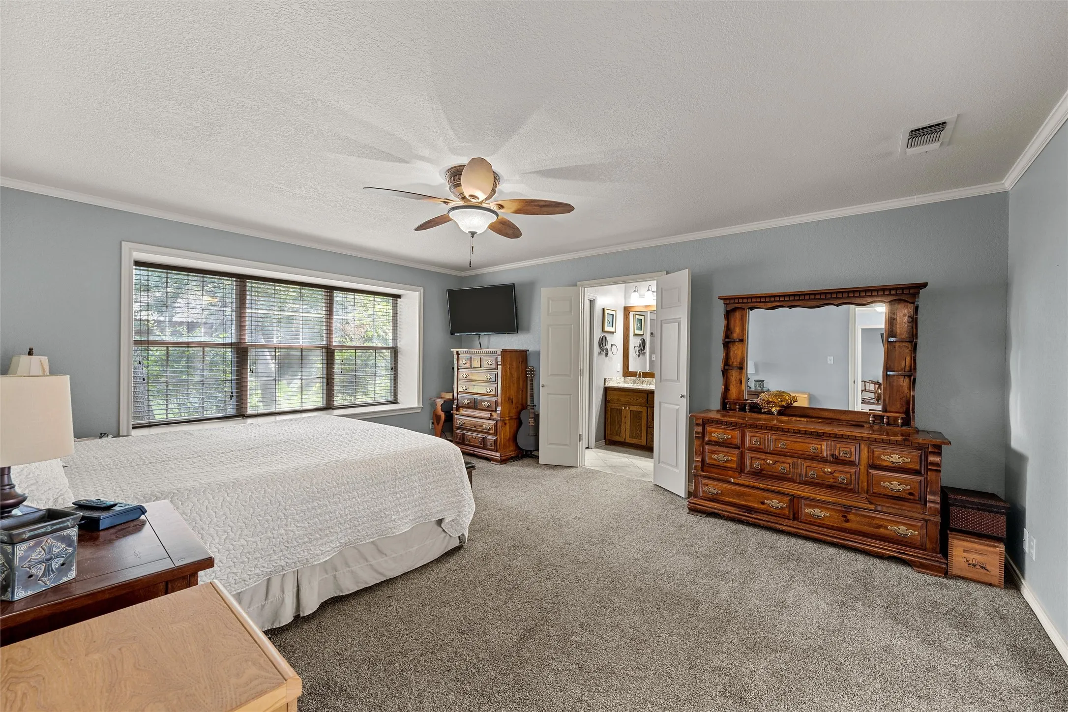 Single Family Residence For Sale in Bell County , 3401 Summit Circle, Belton, Texas 76513, 4 Bedroom, 3 Bathroom, 2 Garage spaces, 2,704 Sqft, built in 1986, mls#21316500, Real Estate Agent in Belton, Homes For Sale in Bell county, Homes For Sale in Belton, Realtor in Belton Texas, Real Estate Brokerage Independent Realty Texas, Luminita Cordes Realtor