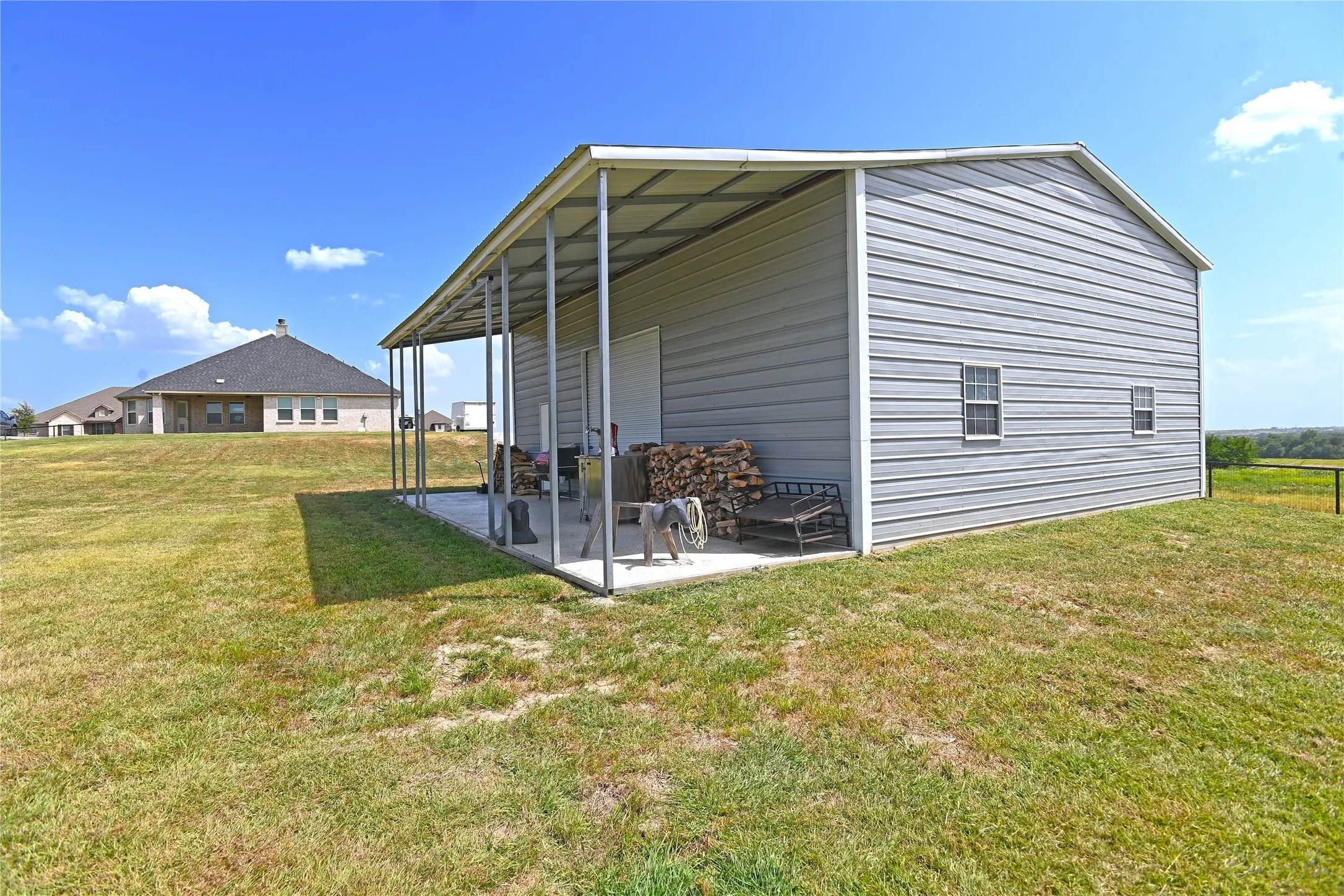 Single Family Residence For Sale in Denton County , 7409 Autumn Grove Lane, Ponder, Texas 76259, 4 Bedroom, 3 Bathroom, 3 Garage spaces, 2,719 Sqft, built in 2021, mls#21326973, Real Estate Agent in Ponder, Homes For Sale in Denton county, Homes For Sale in Ponder, Realtor in Ponder Texas, Real Estate Brokerage Independent Realty Texas, Luminita Cordes Realtor
