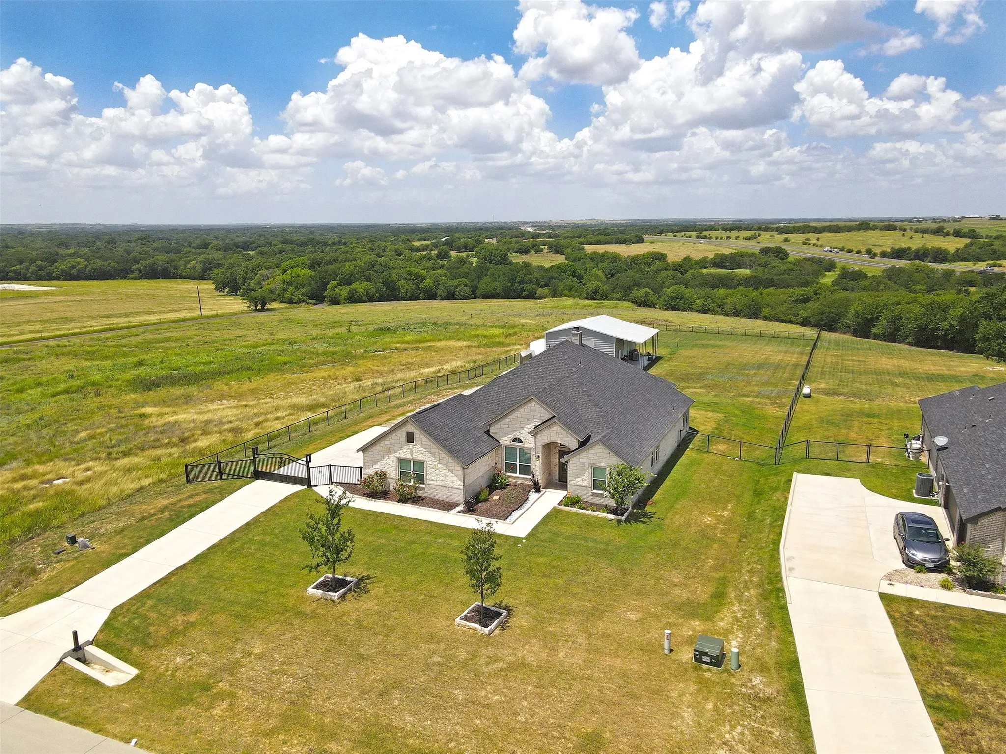 Single Family Residence For Sale in Denton County , 7409 Autumn Grove Lane, Ponder, Texas 76259, 4 Bedroom, 3 Bathroom, 3 Garage spaces, 2,719 Sqft, built in 2021, mls#21326973, Real Estate Agent in Ponder, Homes For Sale in Denton county, Homes For Sale in Ponder, Realtor in Ponder Texas, Real Estate Brokerage Independent Realty Texas, Luminita Cordes Realtor