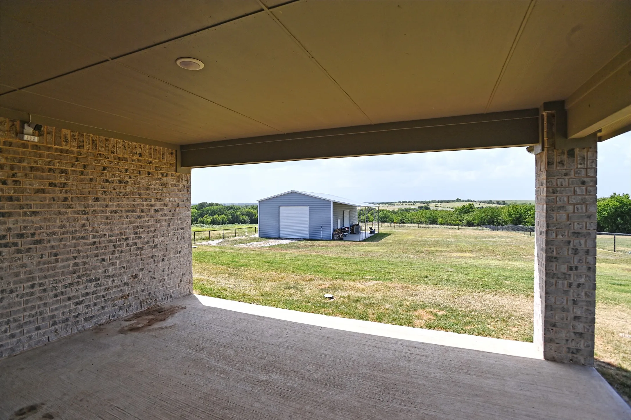 Single Family Residence For Sale in Denton County , 7409 Autumn Grove Lane, Ponder, Texas 76259, 4 Bedroom, 3 Bathroom, 3 Garage spaces, 2,719 Sqft, built in 2021, mls#21326973, Real Estate Agent in Ponder, Homes For Sale in Denton county, Homes For Sale in Ponder, Realtor in Ponder Texas, Real Estate Brokerage Independent Realty Texas, Luminita Cordes Realtor