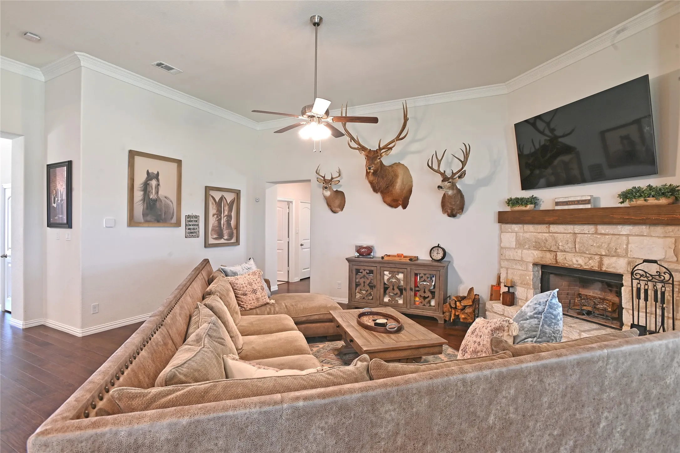Single Family Residence For Sale in Denton County , 7409 Autumn Grove Lane, Ponder, Texas 76259, 4 Bedroom, 3 Bathroom, 3 Garage spaces, 2,719 Sqft, built in 2021, mls#21326973, Real Estate Agent in Ponder, Homes For Sale in Denton county, Homes For Sale in Ponder, Realtor in Ponder Texas, Real Estate Brokerage Independent Realty Texas, Luminita Cordes Realtor