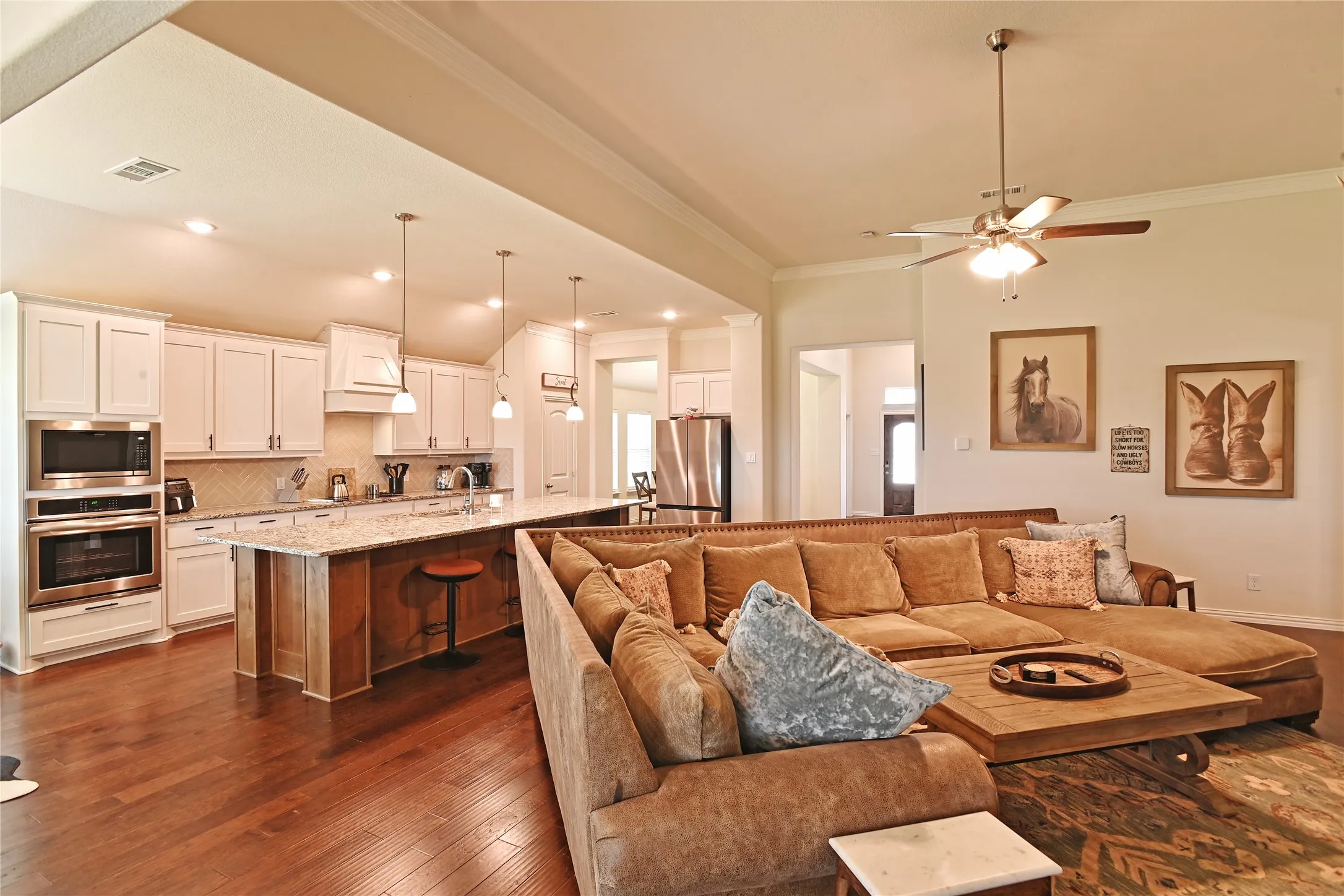 Single Family Residence For Sale in Denton County , 7409 Autumn Grove Lane, Ponder, Texas 76259, 4 Bedroom, 3 Bathroom, 3 Garage spaces, 2,719 Sqft, built in 2021, mls#21326973, Real Estate Agent in Ponder, Homes For Sale in Denton county, Homes For Sale in Ponder, Realtor in Ponder Texas, Real Estate Brokerage Independent Realty Texas, Luminita Cordes Realtor