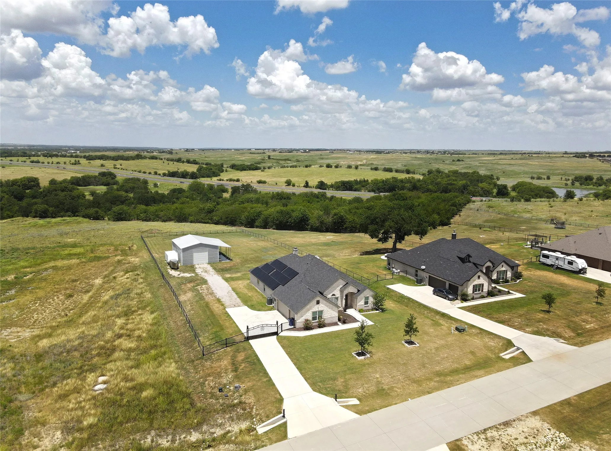 Single Family Residence For Sale in Denton County , 7409 Autumn Grove Lane, Ponder, Texas 76259, 4 Bedroom, 3 Bathroom, 3 Garage spaces, 2,719 Sqft, built in 2021, mls#21326973, Real Estate Agent in Ponder, Homes For Sale in Denton county, Homes For Sale in Ponder, Realtor in Ponder Texas, Real Estate Brokerage Independent Realty Texas, Luminita Cordes Realtor