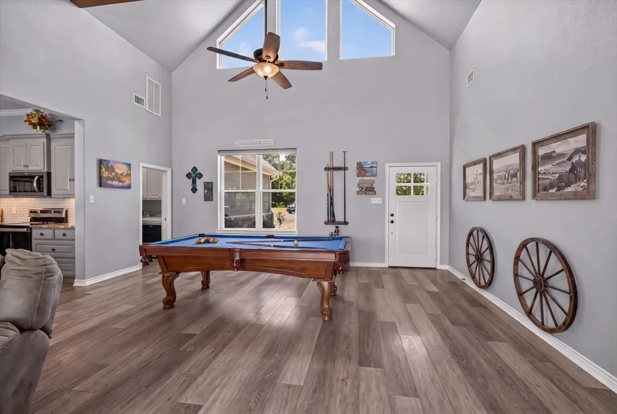 Single Family Residence For Sale in Henderson County , 14349 Goliad Drive, Log Cabin, Texas 75148, 3 Bedroom, 2 Bathroom, 2 Garage spaces, 2,246 Sqft, built in 2019, mls#21328397, Real Estate Agent in Log Cabin, Homes For Sale in Henderson county, Homes For Sale in Log Cabin, Realtor in Log Cabin Texas, Real Estate Brokerage Independent Realty Texas, Luminita Cordes Realtor
