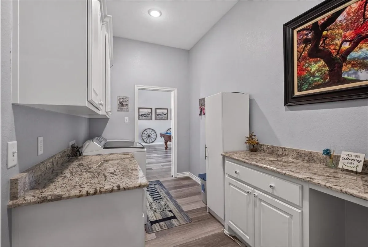 Single Family Residence For Sale in Henderson County , 14349 Goliad Drive, Log Cabin, Texas 75148, 3 Bedroom, 2 Bathroom, 2 Garage spaces, 2,246 Sqft, built in 2019, mls#21328397, Real Estate Agent in Log Cabin, Homes For Sale in Henderson county, Homes For Sale in Log Cabin, Realtor in Log Cabin Texas, Real Estate Brokerage Independent Realty Texas, Luminita Cordes Realtor