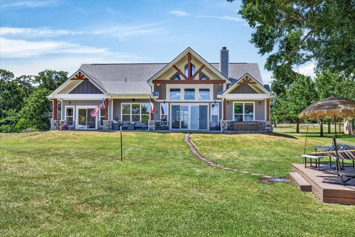 Single Family Residence For Sale in Henderson County , 14349 Goliad Drive, Log Cabin, Texas 75148, 3 Bedroom, 2 Bathroom, 2 Garage spaces, 2,246 Sqft, built in 2019, mls#21328397, Real Estate Agent in Log Cabin, Homes For Sale in Henderson county, Homes For Sale in Log Cabin, Realtor in Log Cabin Texas, Real Estate Brokerage Independent Realty Texas, Luminita Cordes Realtor