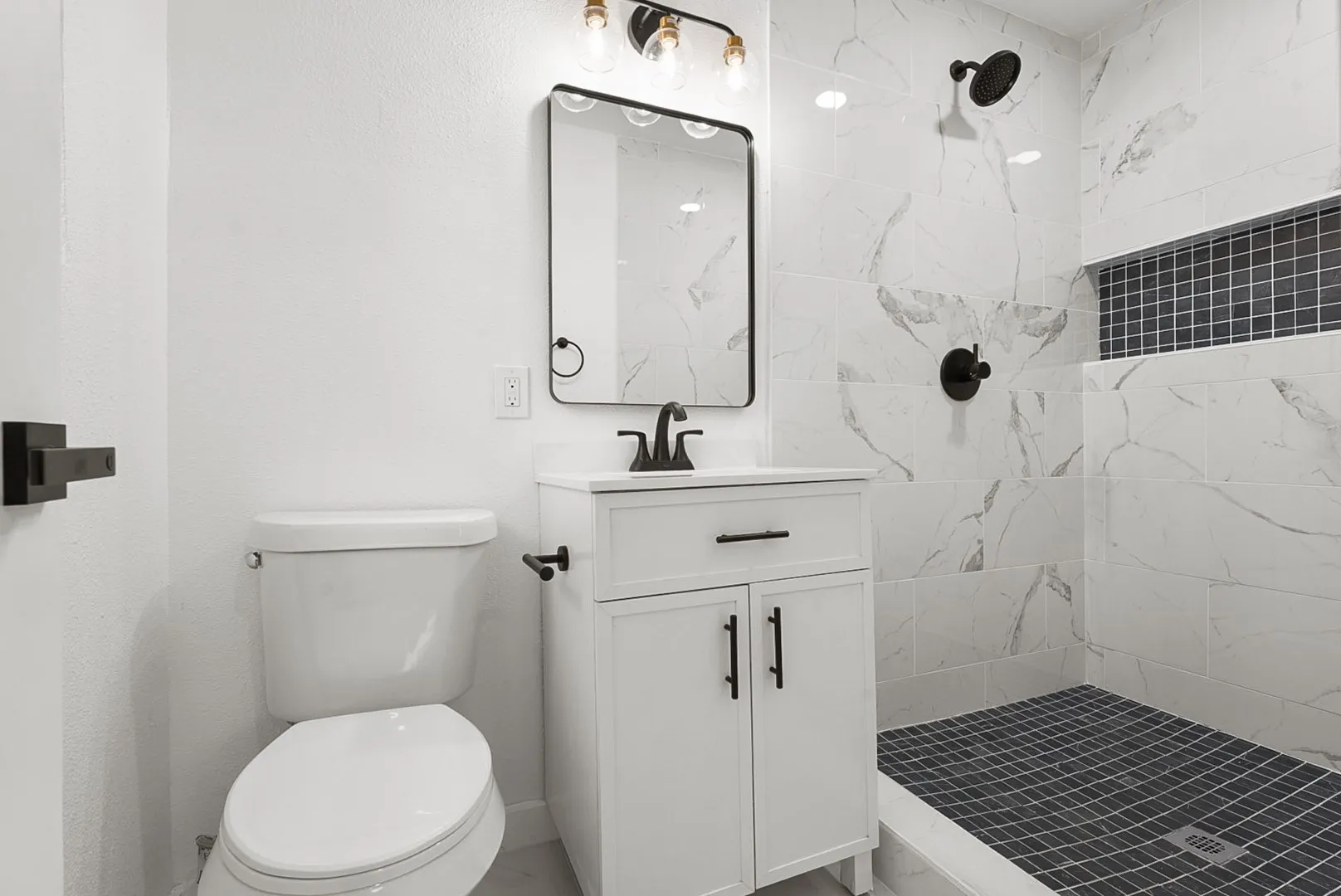 Single Family Residence For Sale in Tarrant County , 861 Woodcrest Drive, Hurst, Texas 76053, 3 Bedroom, 2 Bathroom, Garage spaces, 1,920 Sqft, built in 1963, mls#21327159, Real Estate Agent in Hurst, Homes For Sale in Tarrant county, Homes For Sale in Hurst, Realtor in Hurst Texas, Real Estate Brokerage Independent Realty Texas, Luminita Cordes Realtor