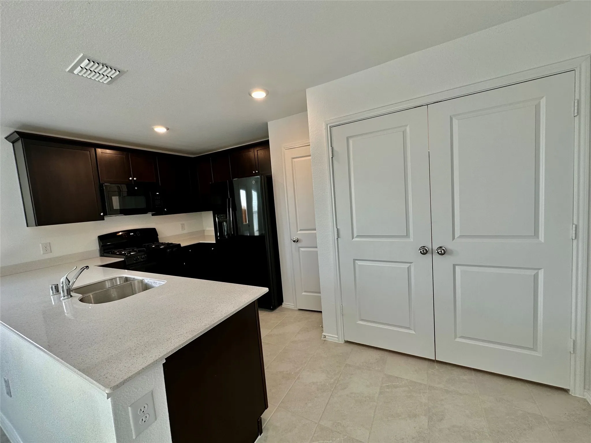 Single Family Residence For Sale in Kaufman County , 6010 Determine Lane, Forney, Texas 75126, 3 Bedroom, 2 Bathroom, 2 Garage spaces, 1,266 Sqft, built in 2022, Price $225,000, mls#21328401, Real Estate Agent in Forney, Homes For Sale in Kaufman county, Homes For Sale in Forney, Realtor in Forney Texas, Real Estate Brokerage Independent Realty Texas, Luminita Cordes Realtor