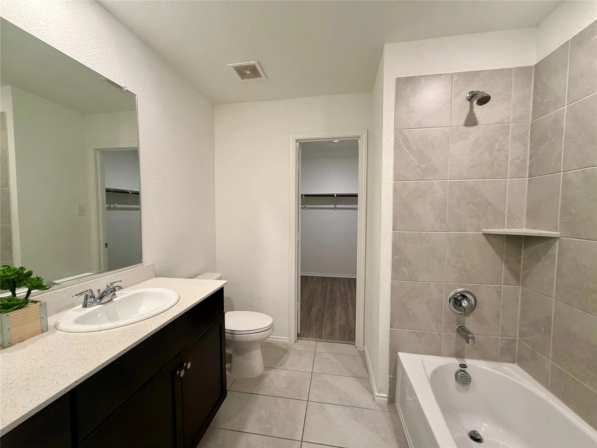 Single Family Residence For Sale in Kaufman County , 6010 Determine Lane, Forney, Texas 75126, 3 Bedroom, 2 Bathroom, 2 Garage spaces, 1,266 Sqft, built in 2022, Price $225,000, mls#21328401, Real Estate Agent in Forney, Homes For Sale in Kaufman county, Homes For Sale in Forney, Realtor in Forney Texas, Real Estate Brokerage Independent Realty Texas, Luminita Cordes Realtor