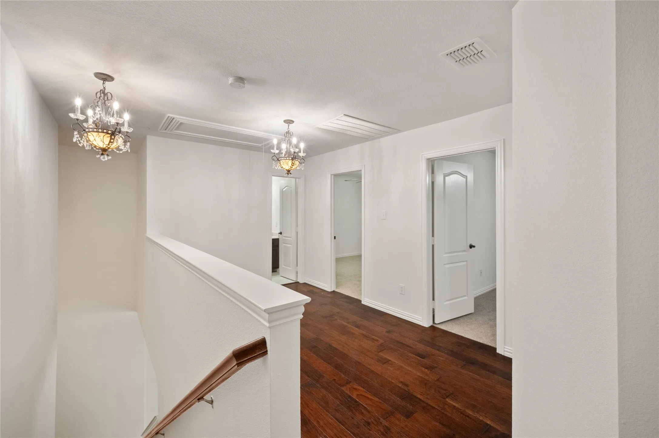 Townhouse For Sale in Denton County , 2661 Jacobson Drive, Lewisville, Texas 75067, 3 Bedroom, 3 Bathroom, 2 Garage spaces, 1,812 Sqft, built in 2009, mls#21326850, Real Estate Agent in Lewisville, Homes For Sale in Denton county, Homes For Sale in Lewisville, Realtor in Lewisville Texas, Real Estate Brokerage Independent Realty Texas, Luminita Cordes Realtor