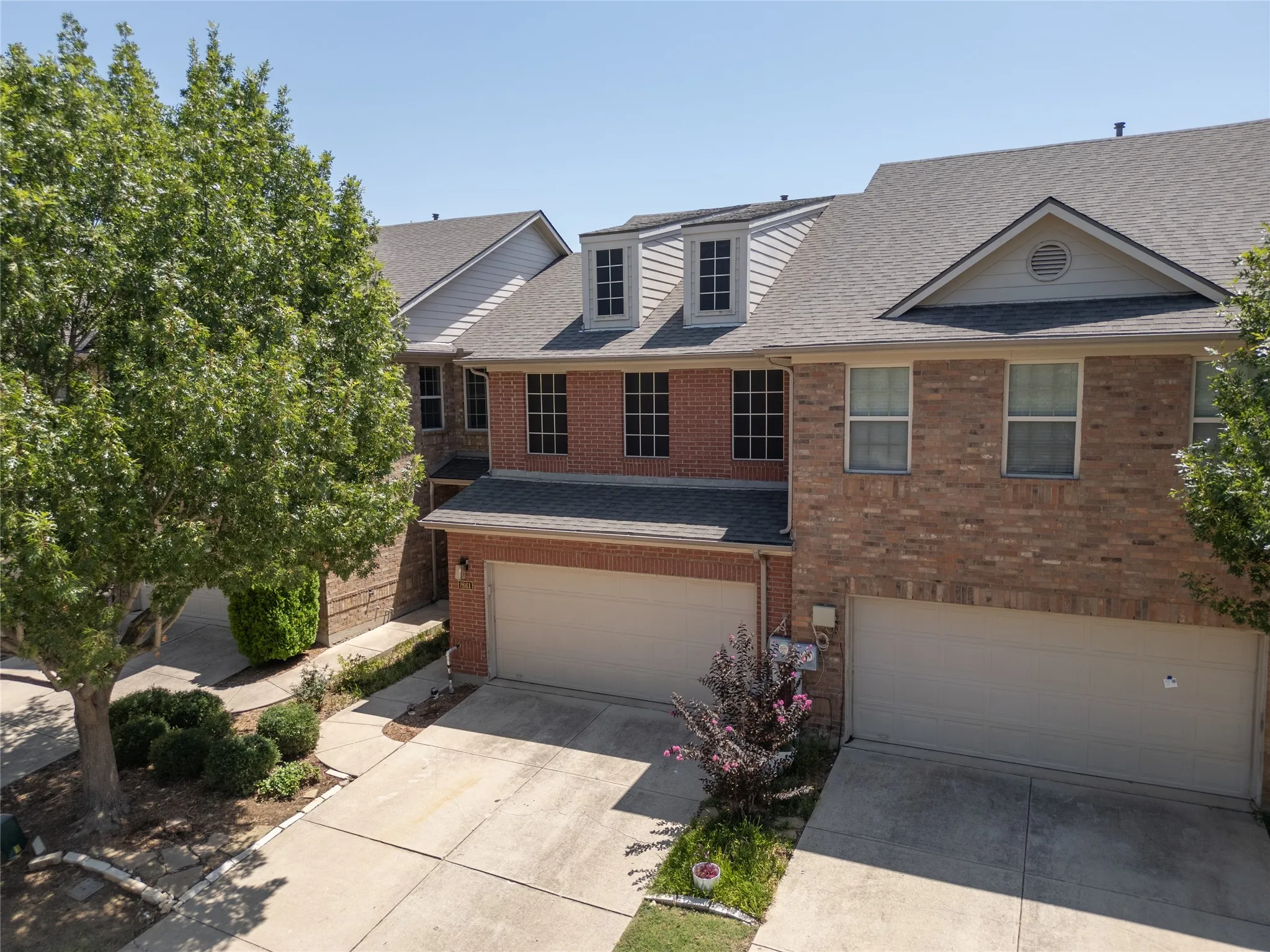 Townhouse For Sale in Denton County , 2661 Jacobson Drive, Lewisville, Texas 75067, 3 Bedroom, 3 Bathroom, 2 Garage spaces, 1,812 Sqft, built in 2009, mls#21326850, Real Estate Agent in Lewisville, Homes For Sale in Denton county, Homes For Sale in Lewisville, Realtor in Lewisville Texas, Real Estate Brokerage Independent Realty Texas, Luminita Cordes Realtor