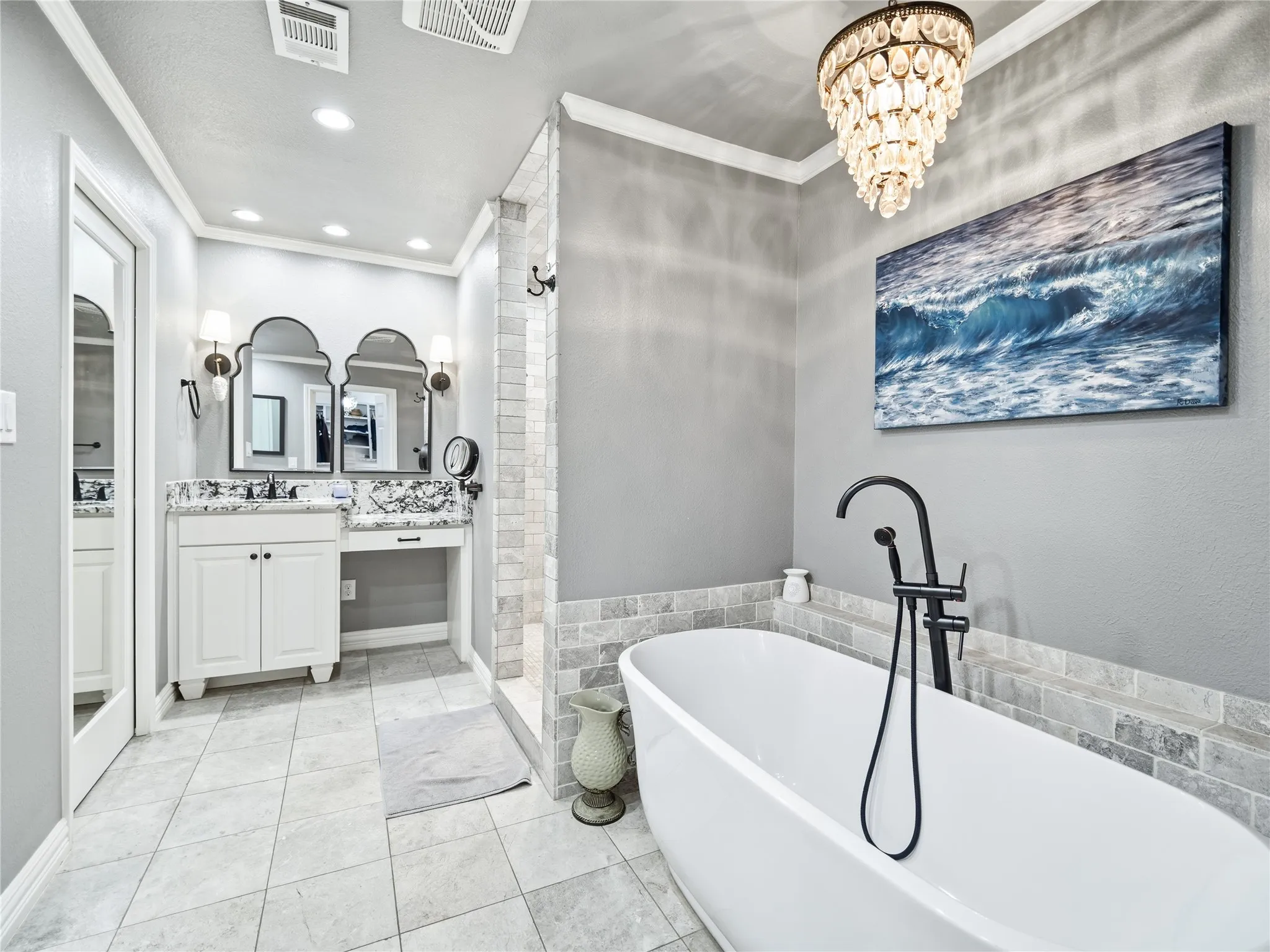 Single Family Residence For Sale in Tarrant County , 3410 Country Club Road, Pantego, Texas 76013, 5 Bedroom, 4 Bathroom, 3 Garage spaces, 3,384 Sqft, built in 1969, mls#21327801, Real Estate Agent in Pantego, Homes For Sale in Tarrant county, Homes For Sale in Pantego, Realtor in Pantego Texas, Real Estate Brokerage Independent Realty Texas, Luminita Cordes Realtor