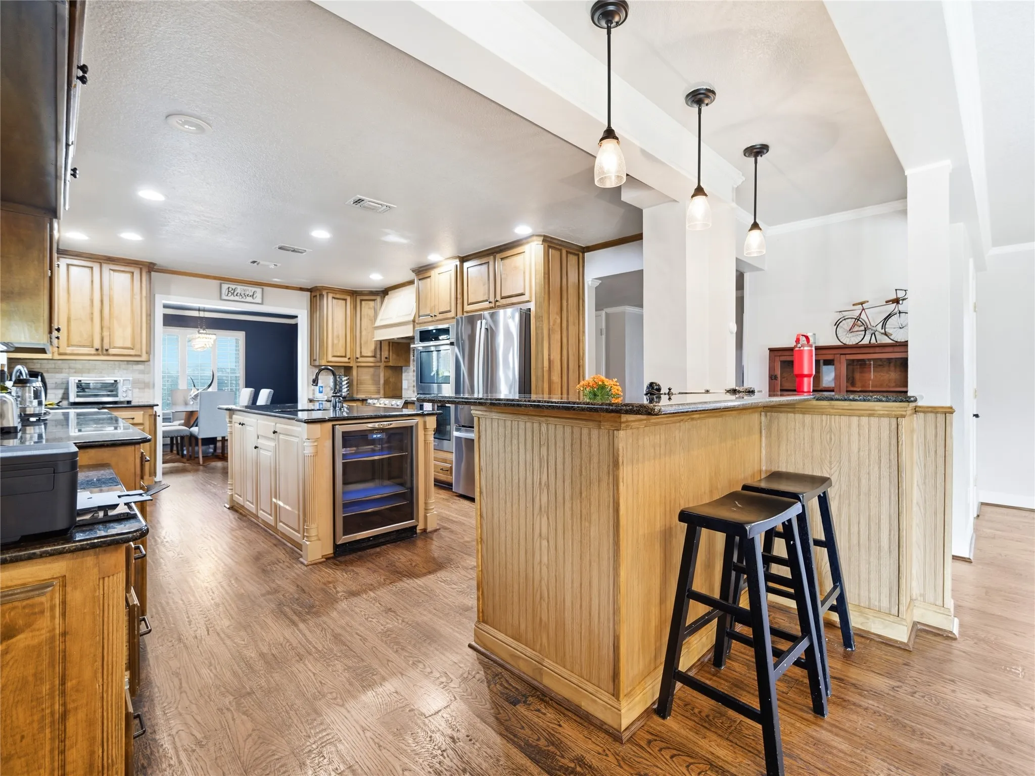 Single Family Residence For Sale in Tarrant County , 3410 Country Club Road, Pantego, Texas 76013, 5 Bedroom, 4 Bathroom, 3 Garage spaces, 3,384 Sqft, built in 1969, mls#21327801, Real Estate Agent in Pantego, Homes For Sale in Tarrant county, Homes For Sale in Pantego, Realtor in Pantego Texas, Real Estate Brokerage Independent Realty Texas, Luminita Cordes Realtor