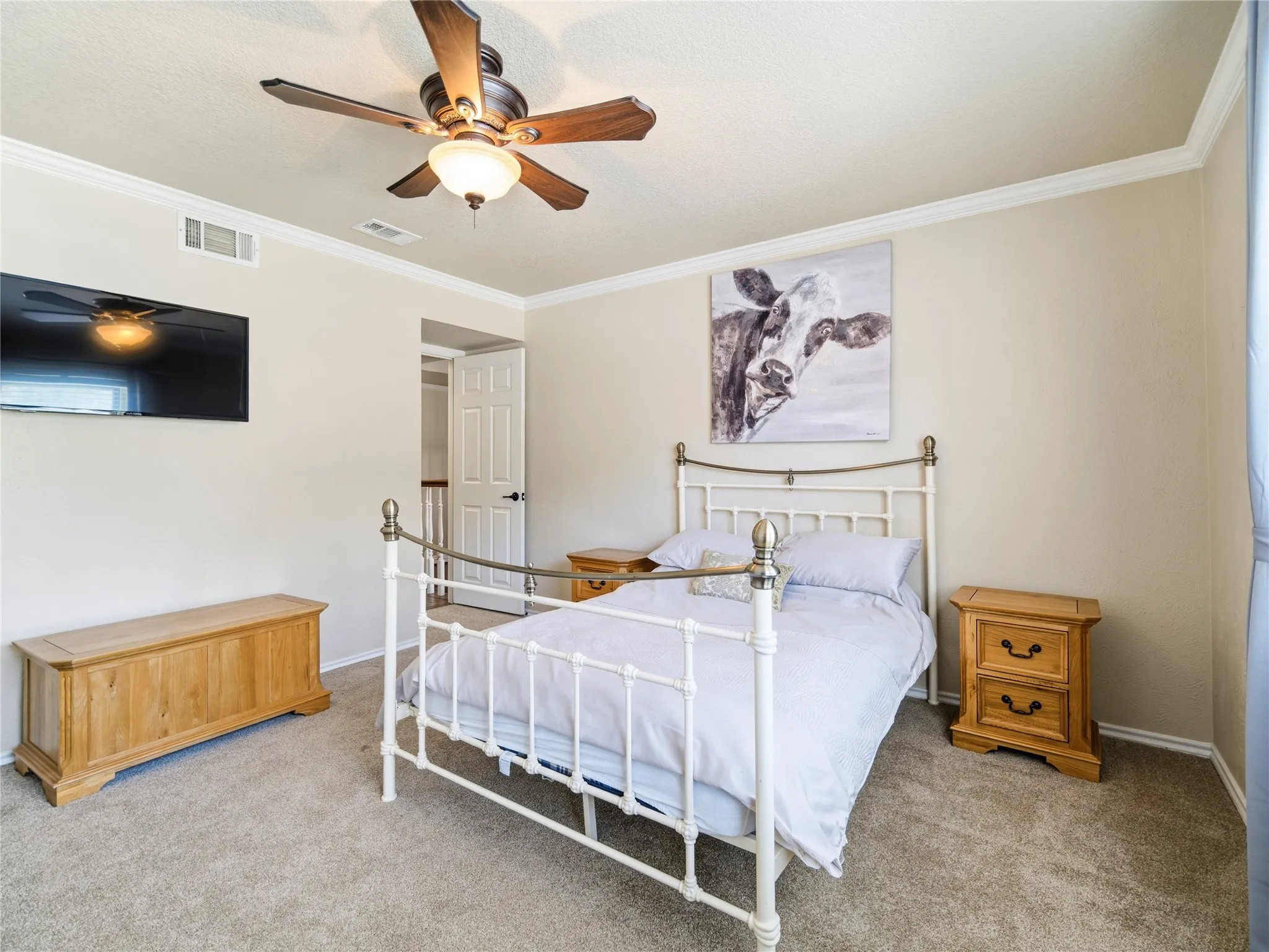 Single Family Residence For Sale in Tarrant County , 3410 Country Club Road, Pantego, Texas 76013, 5 Bedroom, 4 Bathroom, 3 Garage spaces, 3,384 Sqft, built in 1969, mls#21327801, Real Estate Agent in Pantego, Homes For Sale in Tarrant county, Homes For Sale in Pantego, Realtor in Pantego Texas, Real Estate Brokerage Independent Realty Texas, Luminita Cordes Realtor