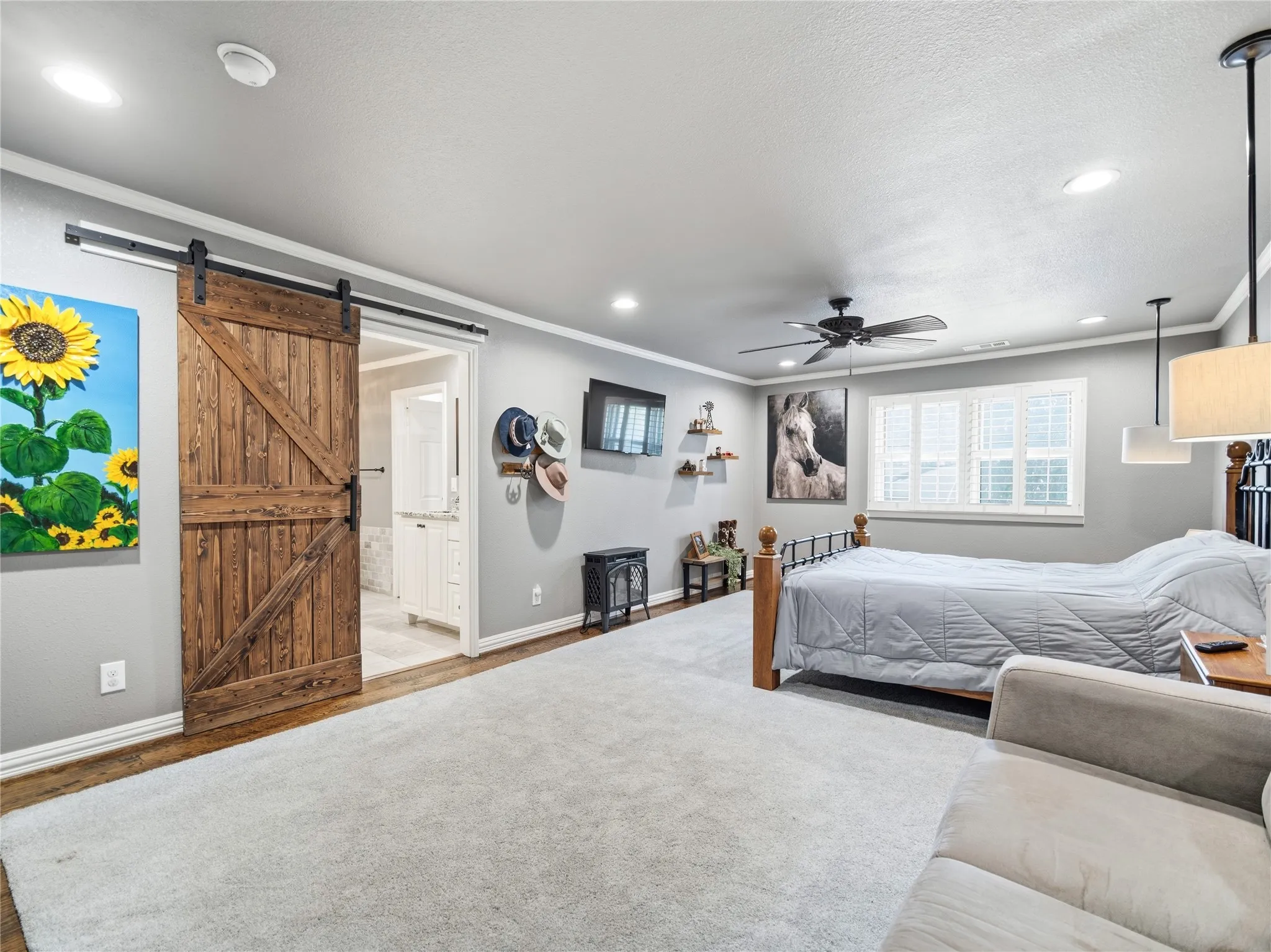 Single Family Residence For Sale in Tarrant County , 3410 Country Club Road, Pantego, Texas 76013, 5 Bedroom, 4 Bathroom, 3 Garage spaces, 3,384 Sqft, built in 1969, mls#21327801, Real Estate Agent in Pantego, Homes For Sale in Tarrant county, Homes For Sale in Pantego, Realtor in Pantego Texas, Real Estate Brokerage Independent Realty Texas, Luminita Cordes Realtor