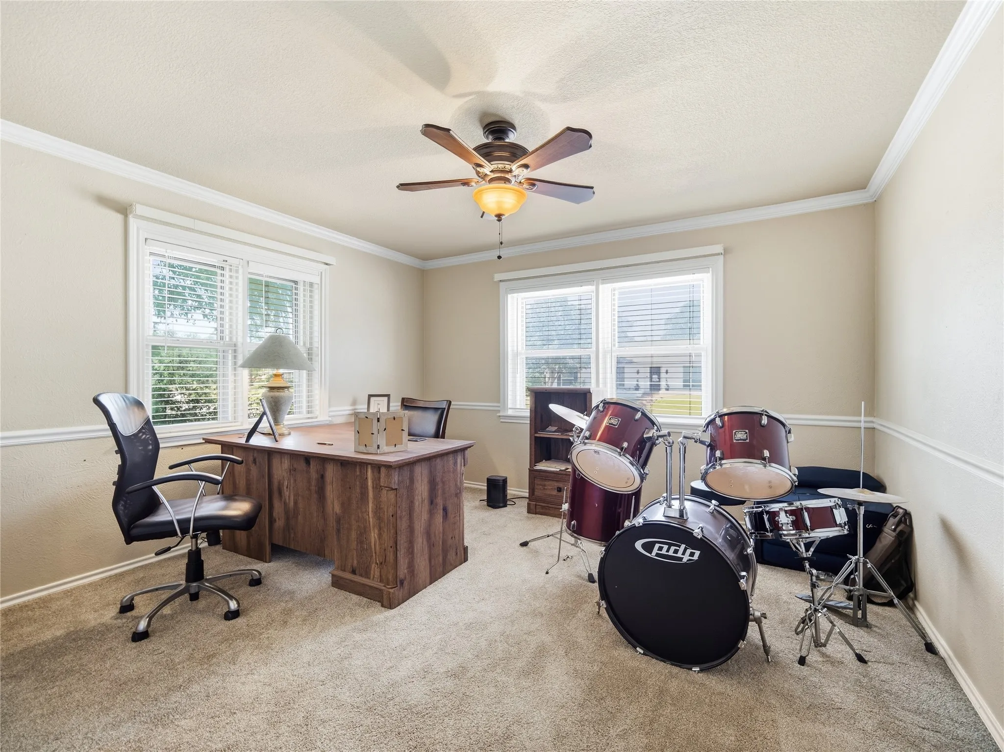 Single Family Residence For Sale in Tarrant County , 3410 Country Club Road, Pantego, Texas 76013, 5 Bedroom, 4 Bathroom, 3 Garage spaces, 3,384 Sqft, built in 1969, mls#21327801, Real Estate Agent in Pantego, Homes For Sale in Tarrant county, Homes For Sale in Pantego, Realtor in Pantego Texas, Real Estate Brokerage Independent Realty Texas, Luminita Cordes Realtor