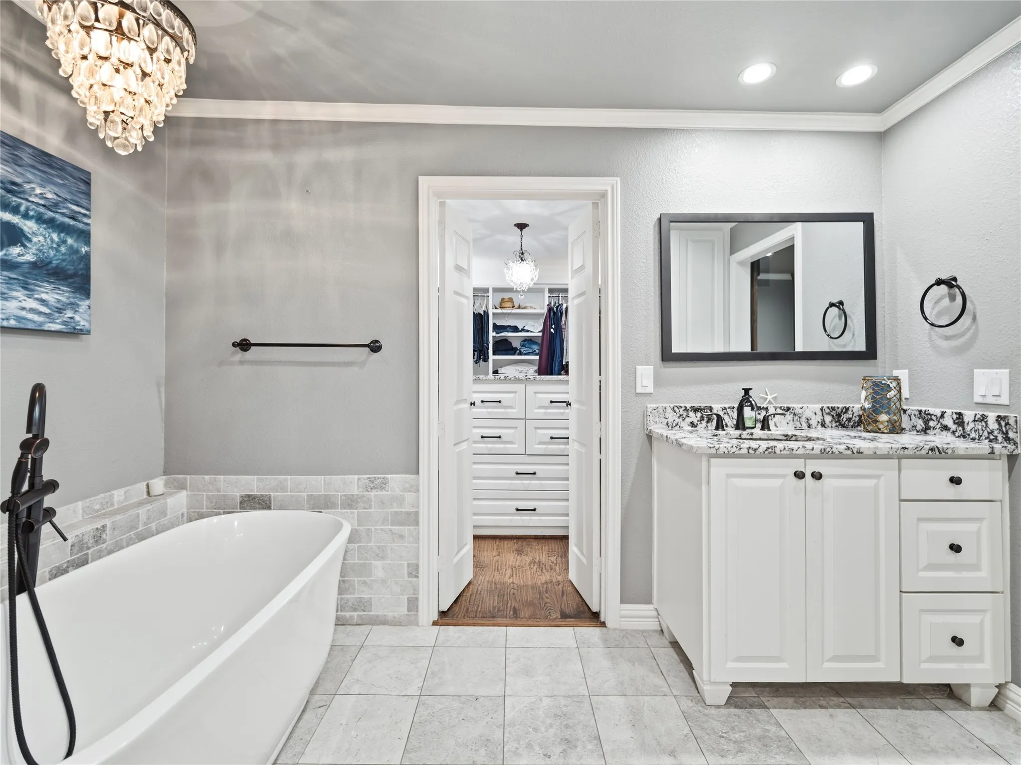 Single Family Residence For Sale in Tarrant County , 3410 Country Club Road, Pantego, Texas 76013, 5 Bedroom, 4 Bathroom, 3 Garage spaces, 3,384 Sqft, built in 1969, mls#21327801, Real Estate Agent in Pantego, Homes For Sale in Tarrant county, Homes For Sale in Pantego, Realtor in Pantego Texas, Real Estate Brokerage Independent Realty Texas, Luminita Cordes Realtor