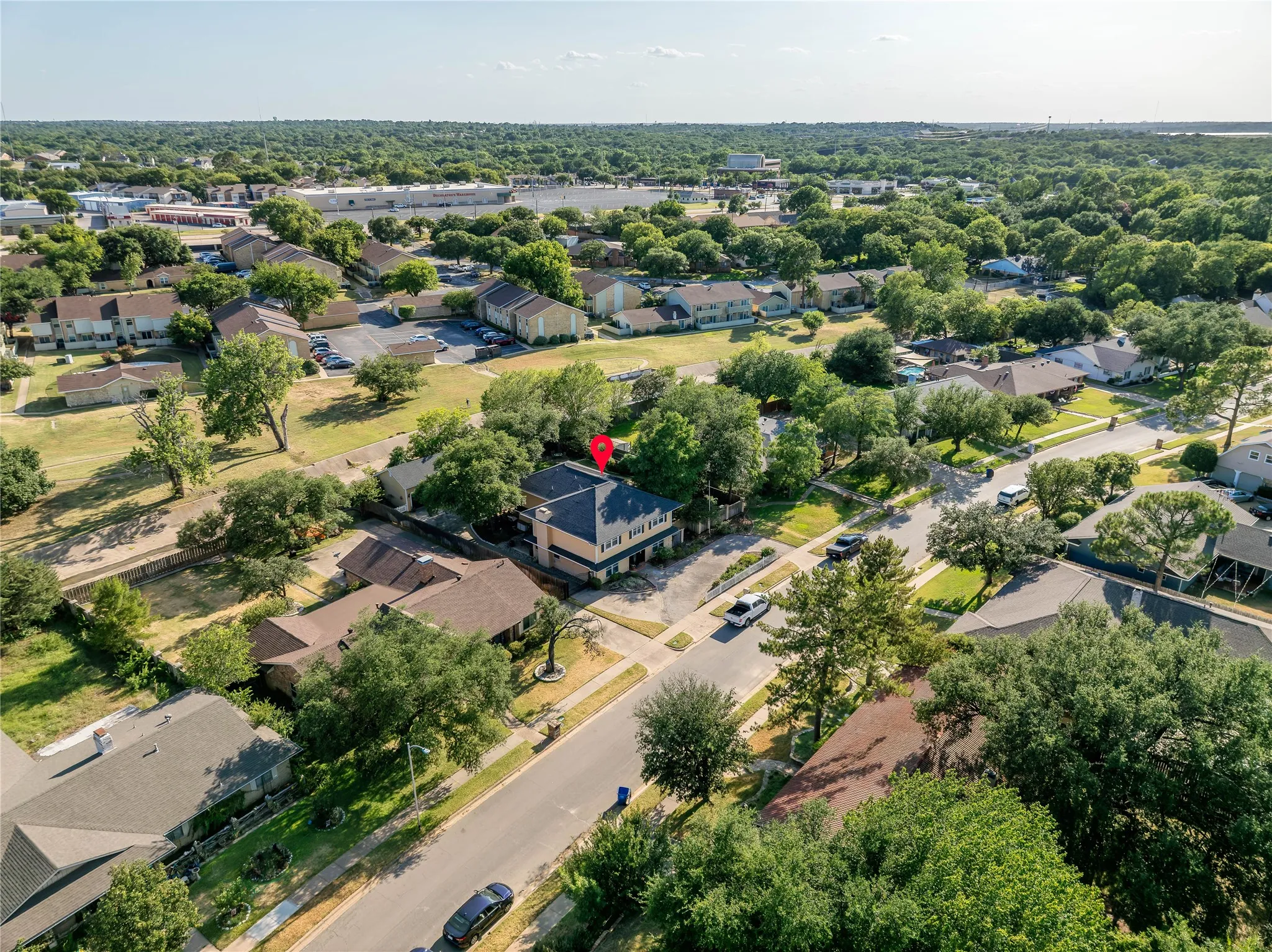 Single Family Residence For Sale in Tarrant County , 3410 Country Club Road, Pantego, Texas 76013, 5 Bedroom, 4 Bathroom, 3 Garage spaces, 3,384 Sqft, built in 1969, mls#21327801, Real Estate Agent in Pantego, Homes For Sale in Tarrant county, Homes For Sale in Pantego, Realtor in Pantego Texas, Real Estate Brokerage Independent Realty Texas, Luminita Cordes Realtor