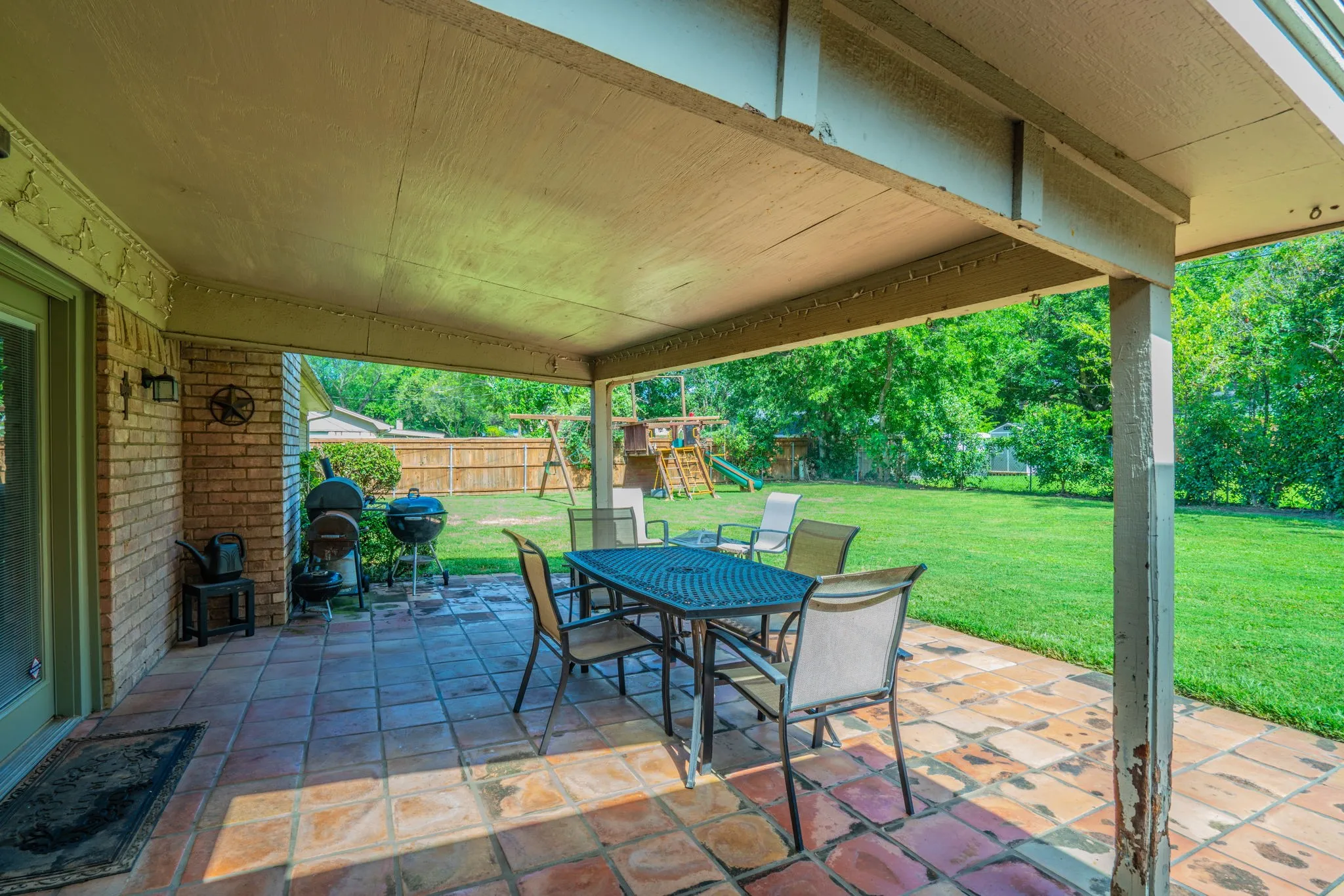 Single Family Residence For Sale in Tarrant County , 608 Field Street, Colleyville, Texas 76034, 5 Bedroom, 3 Bathroom, 2 Garage spaces, 2,246 Sqft, built in 1972, mls#21328424, Real Estate Agent in Colleyville, Homes For Sale in Tarrant county, Homes For Sale in Colleyville, Realtor in Colleyville Texas, Real Estate Brokerage Independent Realty Texas, Luminita Cordes Realtor
