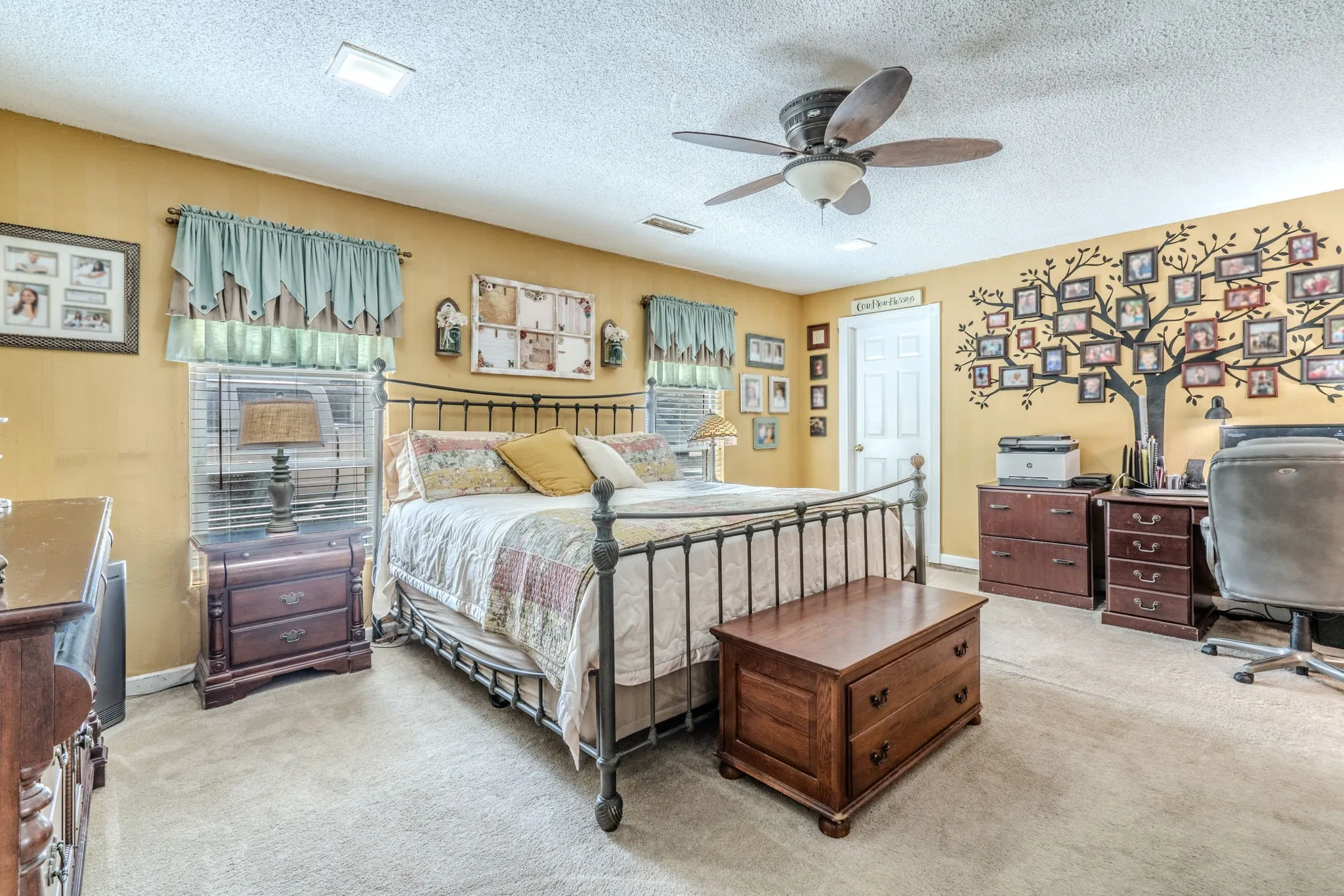 Single Family Residence For Sale in Tarrant County , 608 Field Street, Colleyville, Texas 76034, 5 Bedroom, 3 Bathroom, 2 Garage spaces, 2,246 Sqft, built in 1972, mls#21328424, Real Estate Agent in Colleyville, Homes For Sale in Tarrant county, Homes For Sale in Colleyville, Realtor in Colleyville Texas, Real Estate Brokerage Independent Realty Texas, Luminita Cordes Realtor