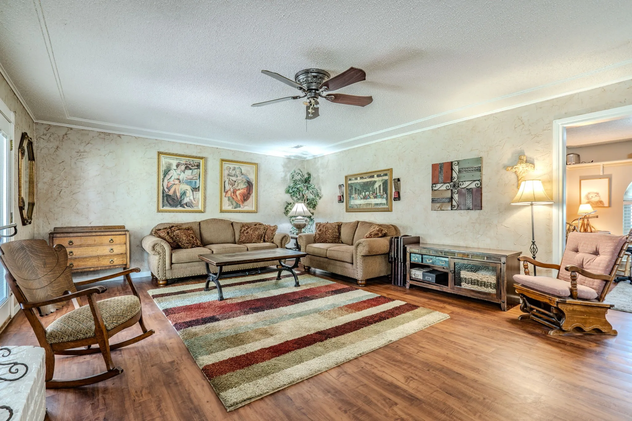 Single Family Residence For Sale in Tarrant County , 608 Field Street, Colleyville, Texas 76034, 5 Bedroom, 3 Bathroom, 2 Garage spaces, 2,246 Sqft, built in 1972, mls#21328424, Real Estate Agent in Colleyville, Homes For Sale in Tarrant county, Homes For Sale in Colleyville, Realtor in Colleyville Texas, Real Estate Brokerage Independent Realty Texas, Luminita Cordes Realtor