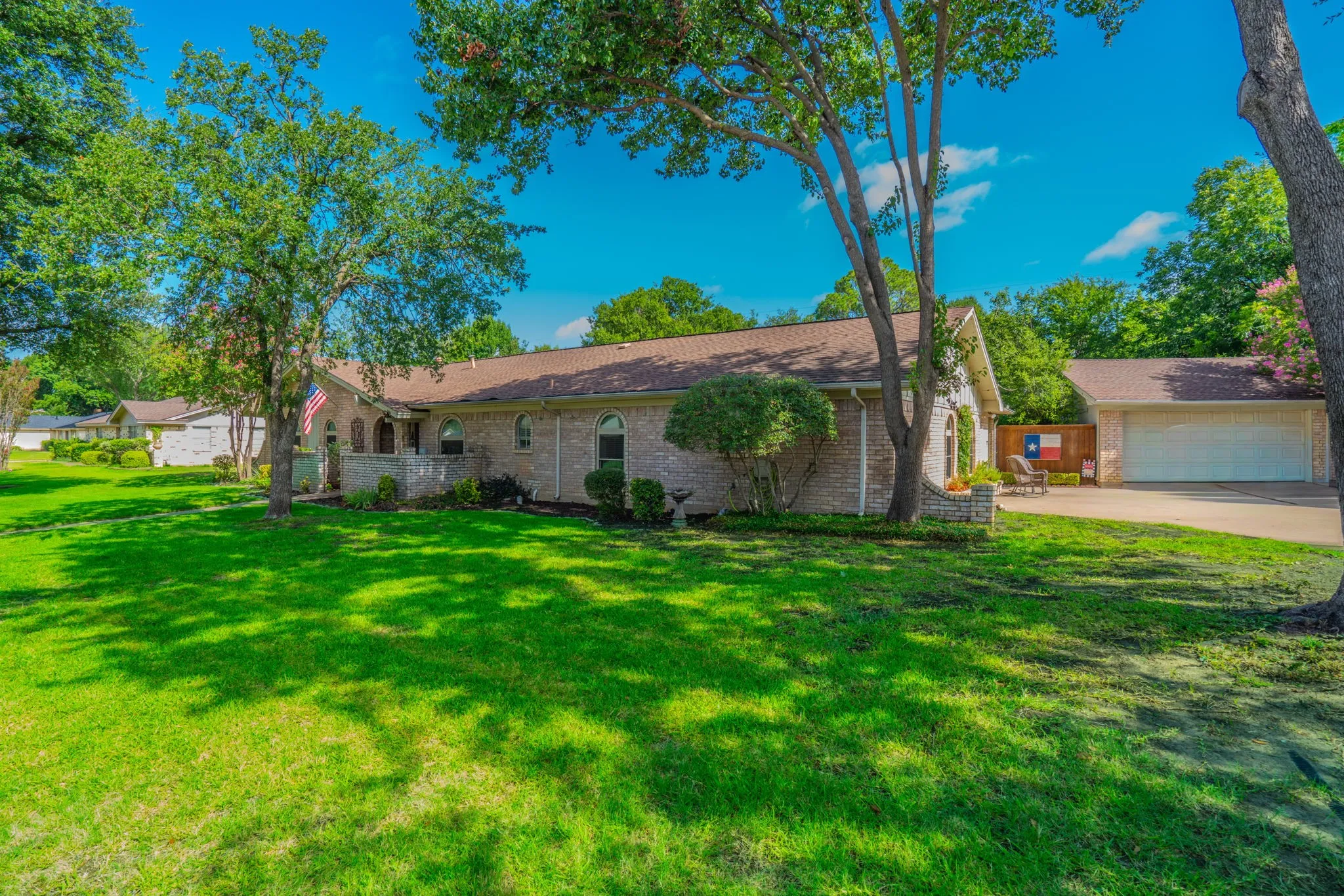 Single Family Residence For Sale in Tarrant County , 608 Field Street, Colleyville, Texas 76034, 5 Bedroom, 3 Bathroom, 2 Garage spaces, 2,246 Sqft, built in 1972, mls#21328424, Real Estate Agent in Colleyville, Homes For Sale in Tarrant county, Homes For Sale in Colleyville, Realtor in Colleyville Texas, Real Estate Brokerage Independent Realty Texas, Luminita Cordes Realtor
