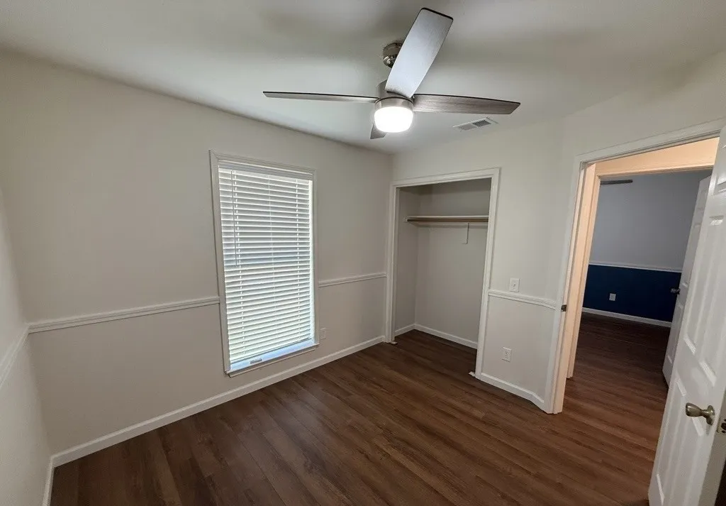 Single Family Residence For Sale in Denton County , 1338 Overlook Drive, Lewisville, Texas 75067, 3 Bedroom, 2 Bathroom, 2 Garage spaces, 1,333 Sqft, built in 1990, mls#21328425, Real Estate Agent in Lewisville, Homes For Sale in Denton county, Homes For Sale in Lewisville, Realtor in Lewisville Texas, Real Estate Brokerage Independent Realty Texas, Luminita Cordes Realtor