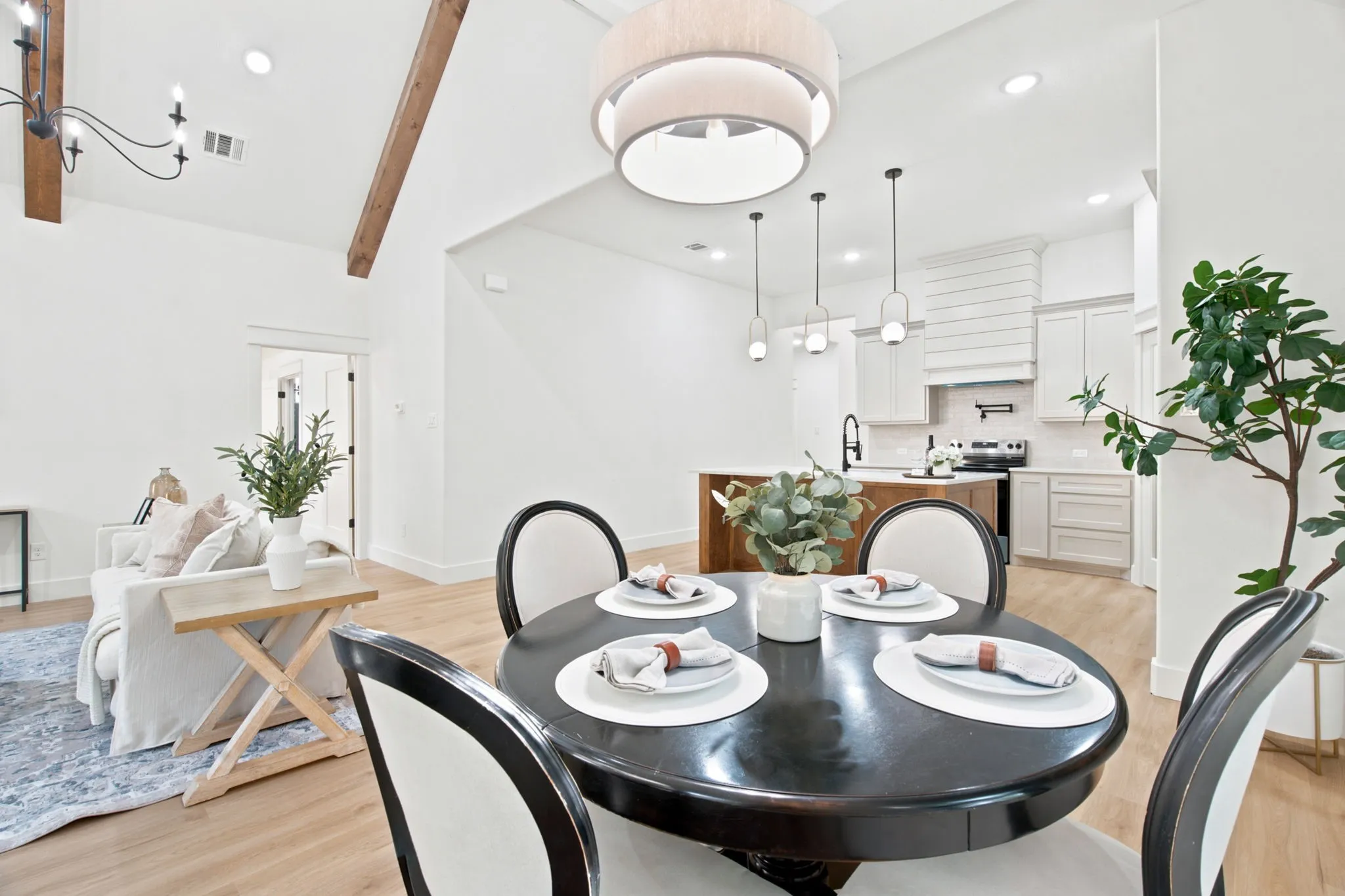 Single Family Residence For Sale in Tarrant County , 3220 25th Street, Fort Worth, Texas 76106, 4 Bedroom, 2 Bathroom, 2 Garage spaces, 1,747 Sqft, built in 2026, mls#21328430, Real Estate Agent in Fort Worth, Homes For Sale in Tarrant county, Homes For Sale in Fort Worth, Realtor in Fort Worth Texas, Real Estate Brokerage Independent Realty Texas, Luminita Cordes Realtor