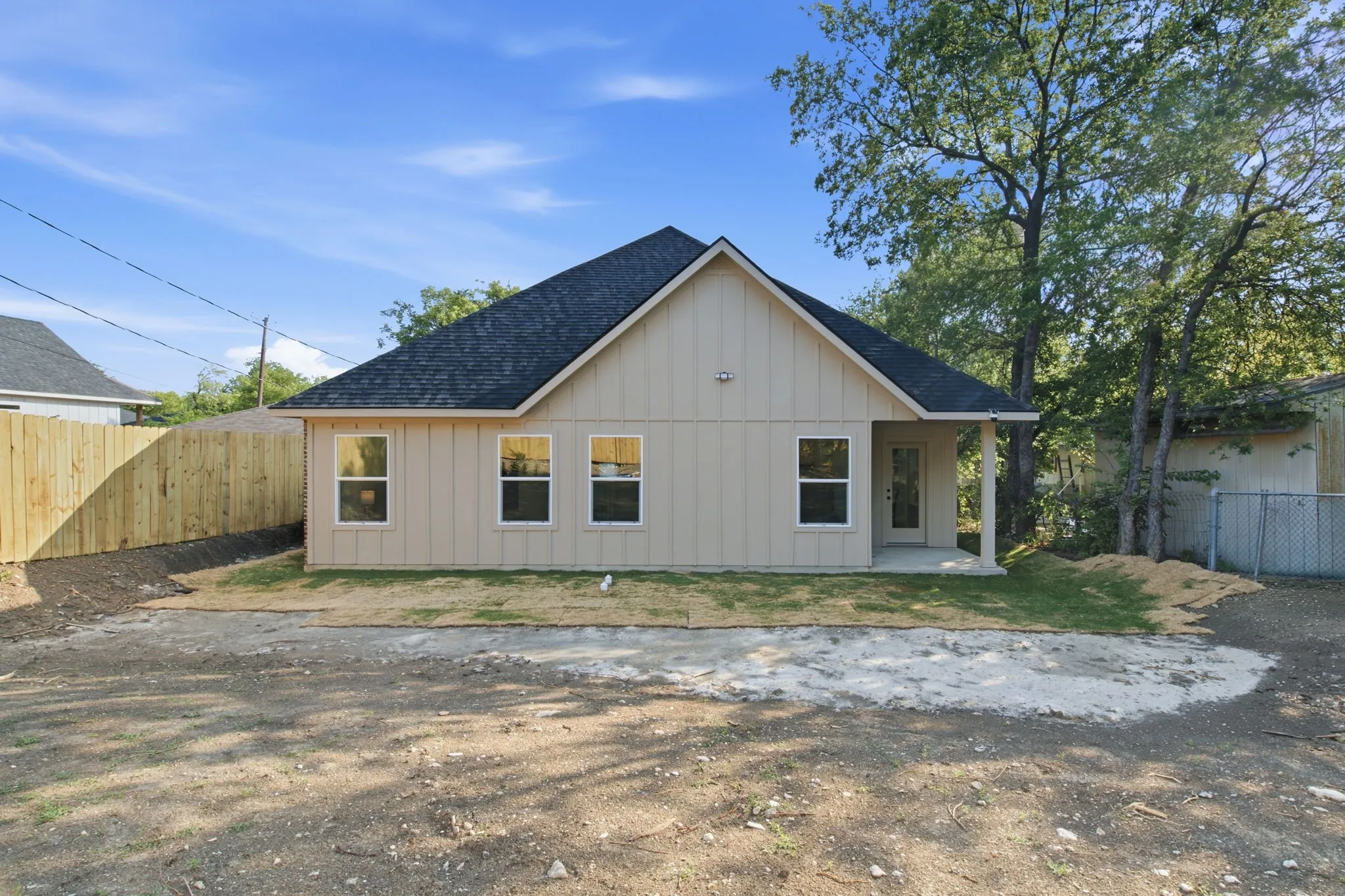 Single Family Residence For Sale in Tarrant County , 3220 25th Street, Fort Worth, Texas 76106, 4 Bedroom, 2 Bathroom, 2 Garage spaces, 1,747 Sqft, built in 2026, mls#21328430, Real Estate Agent in Fort Worth, Homes For Sale in Tarrant county, Homes For Sale in Fort Worth, Realtor in Fort Worth Texas, Real Estate Brokerage Independent Realty Texas, Luminita Cordes Realtor