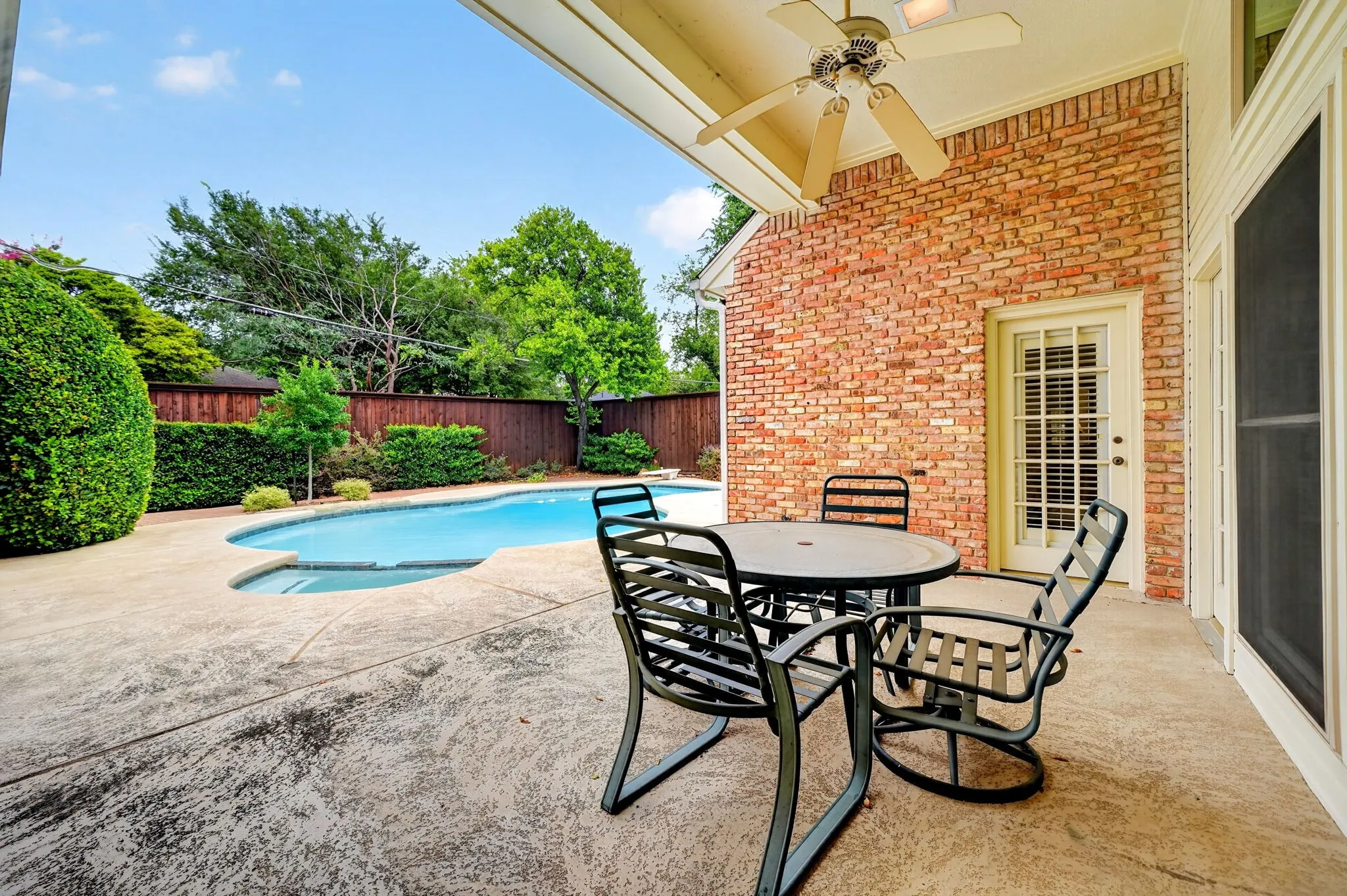 Single Family Residence For Sale in Collin County , 5901 Flintshire Lane, Dallas, Texas 75252, 4 Bedroom, 3 Bathroom, 3 Garage spaces, 3,485 Sqft, built in 1983, mls#21328433, Real Estate Agent in Dallas, Homes For Sale in Collin county, Homes For Sale in Dallas, Realtor in Dallas Texas, Real Estate Brokerage Independent Realty Texas, Luminita Cordes Realtor