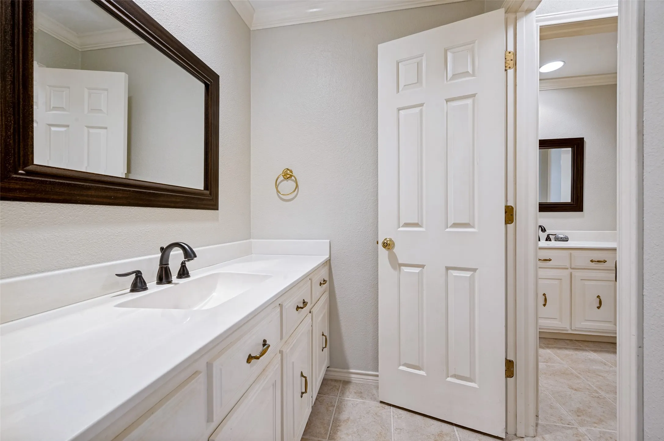 Single Family Residence For Sale in Collin County , 5901 Flintshire Lane, Dallas, Texas 75252, 4 Bedroom, 3 Bathroom, 3 Garage spaces, 3,485 Sqft, built in 1983, mls#21328433, Real Estate Agent in Dallas, Homes For Sale in Collin county, Homes For Sale in Dallas, Realtor in Dallas Texas, Real Estate Brokerage Independent Realty Texas, Luminita Cordes Realtor
