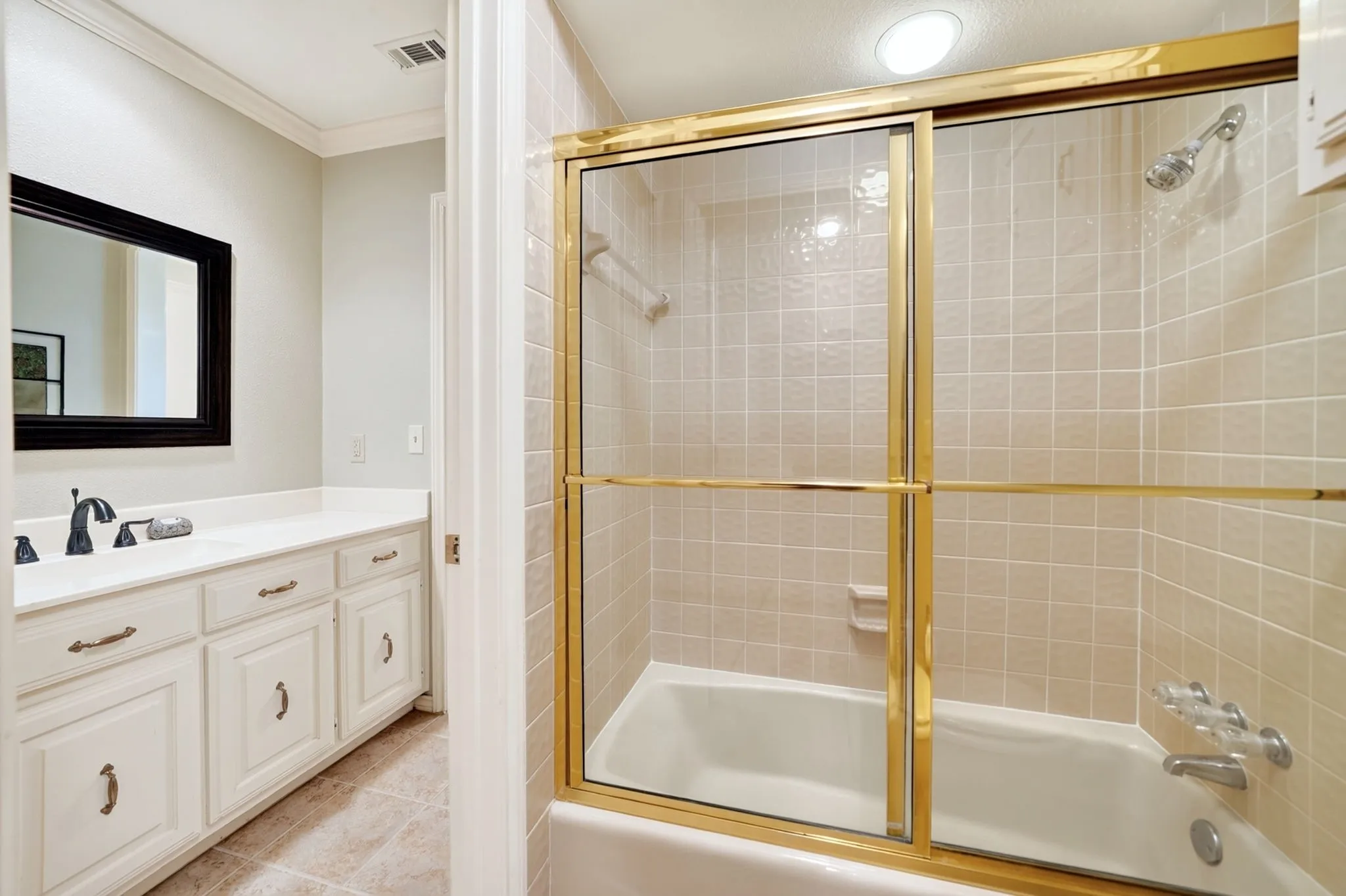 Single Family Residence For Sale in Collin County , 5901 Flintshire Lane, Dallas, Texas 75252, 4 Bedroom, 3 Bathroom, 3 Garage spaces, 3,485 Sqft, built in 1983, mls#21328433, Real Estate Agent in Dallas, Homes For Sale in Collin county, Homes For Sale in Dallas, Realtor in Dallas Texas, Real Estate Brokerage Independent Realty Texas, Luminita Cordes Realtor